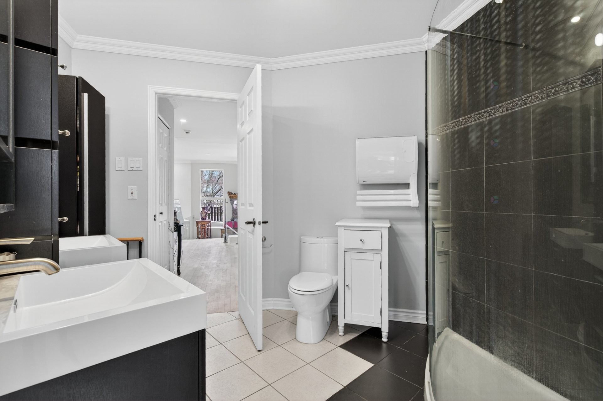 









276


Rue des Eaux-Vives

,
Saint-Jérôme,




QC
J7Y4N9

