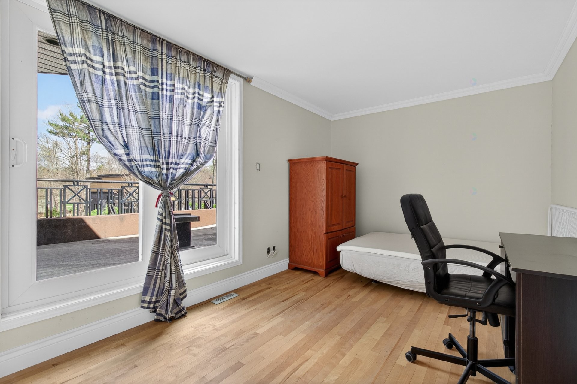 









276


Rue des Eaux-Vives

,
Saint-Jérôme,




QC
J7Y4N9

