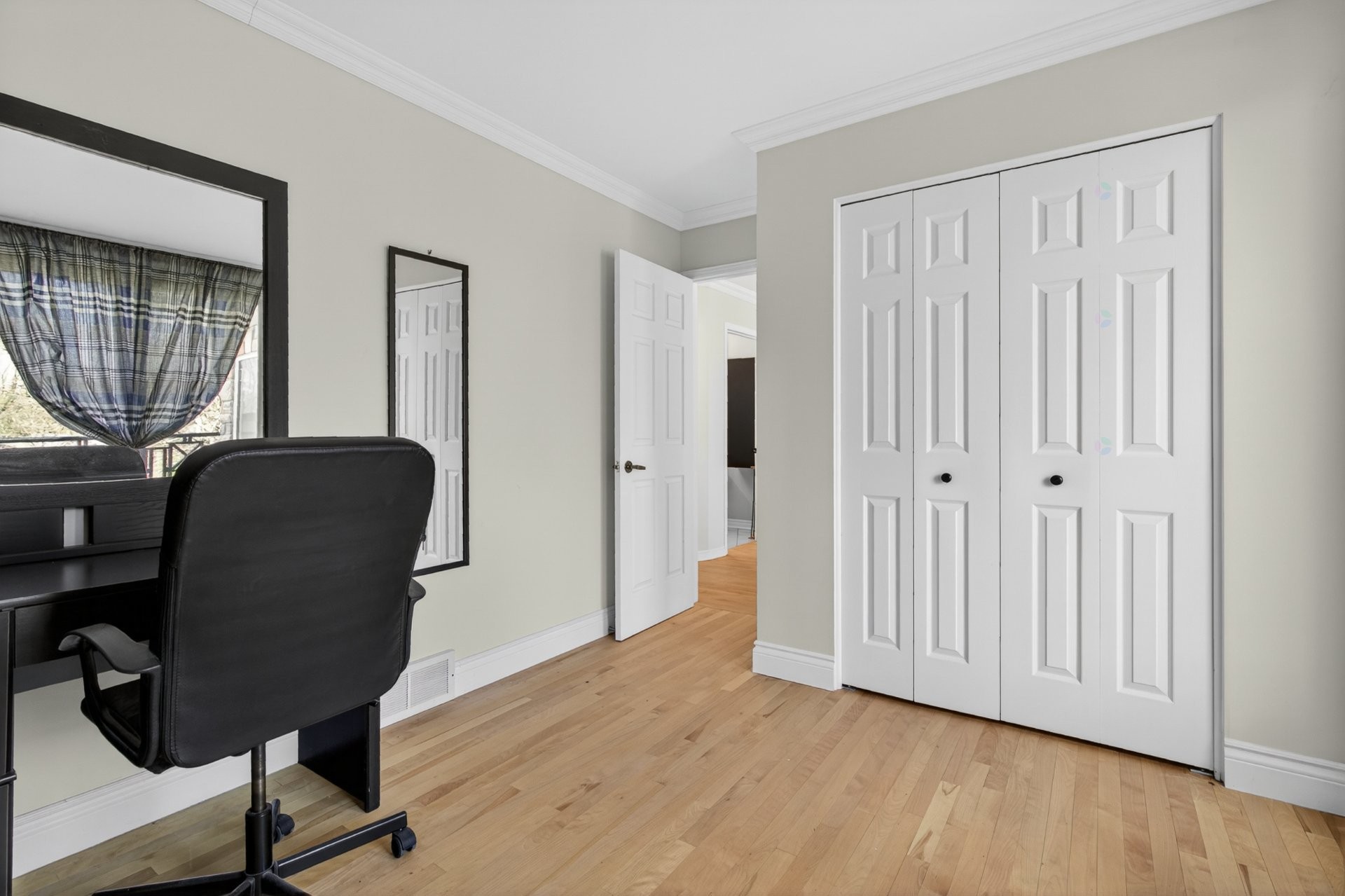 









276


Rue des Eaux-Vives

,
Saint-Jérôme,




QC
J7Y4N9

