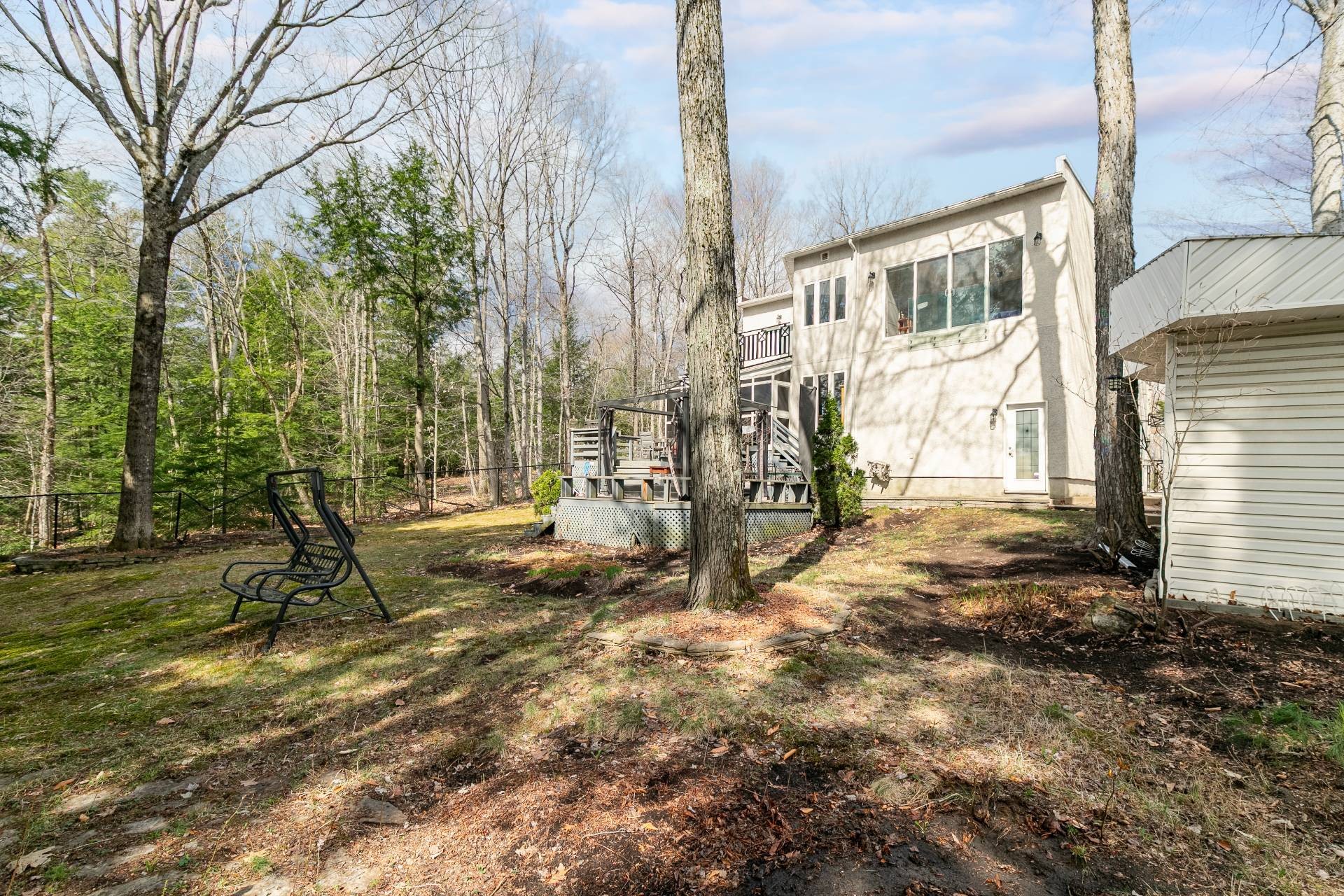









276


Rue des Eaux-Vives

,
Saint-Jérôme,




QC
J7Y4N9

