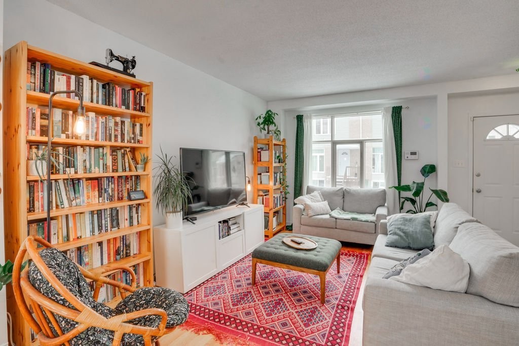 









209


Rue Madaire

,
Gatineau (Aylmer),




QC
J9H1R1

