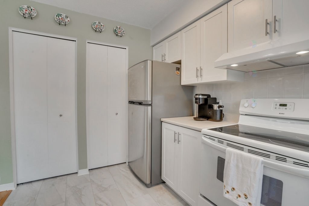 









209


Rue Madaire

,
Gatineau (Aylmer),




QC
J9H1R1

