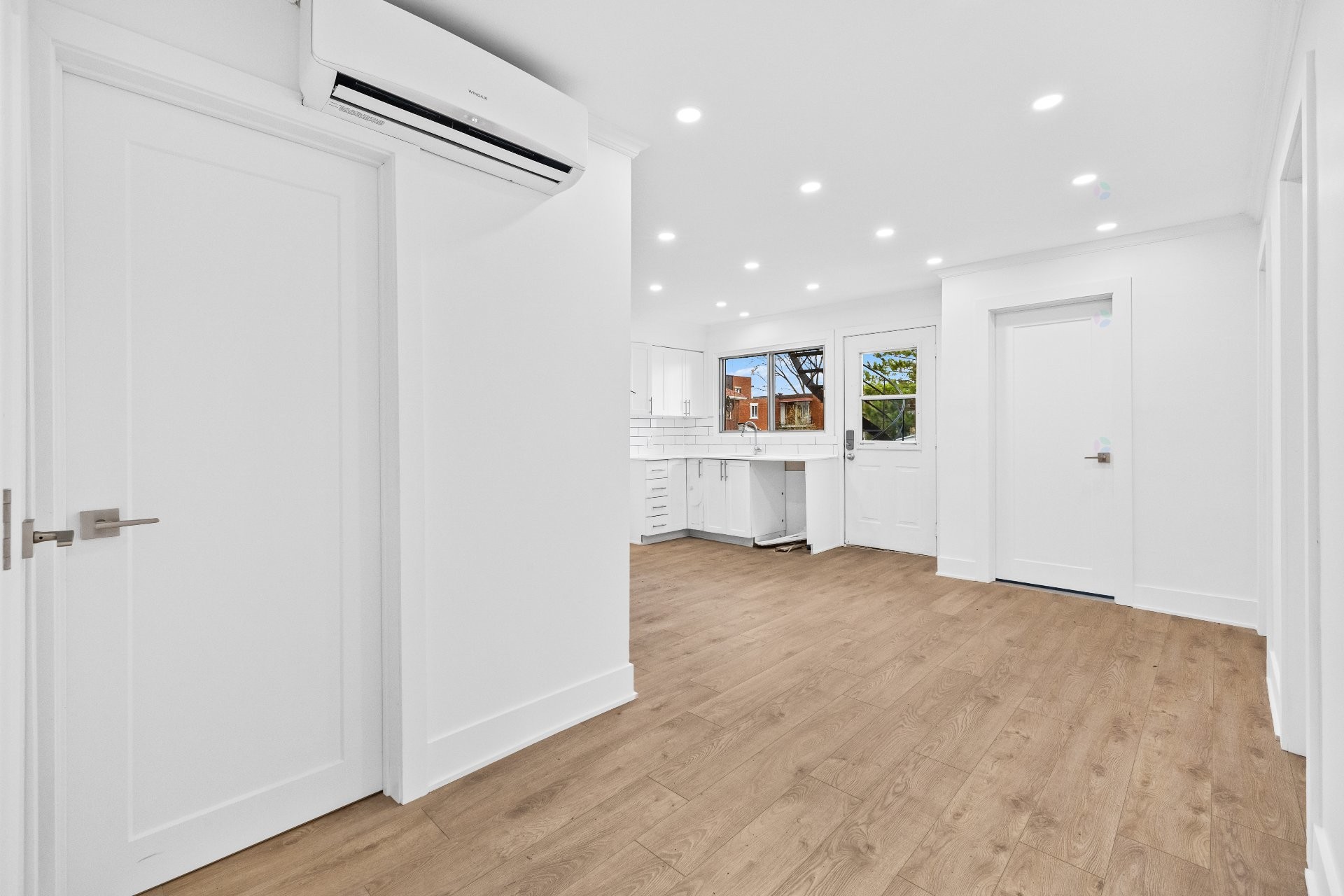 









19


Rue Jubinville

, A,
Laval (Pont-Viau),




QC
H7G3C8

