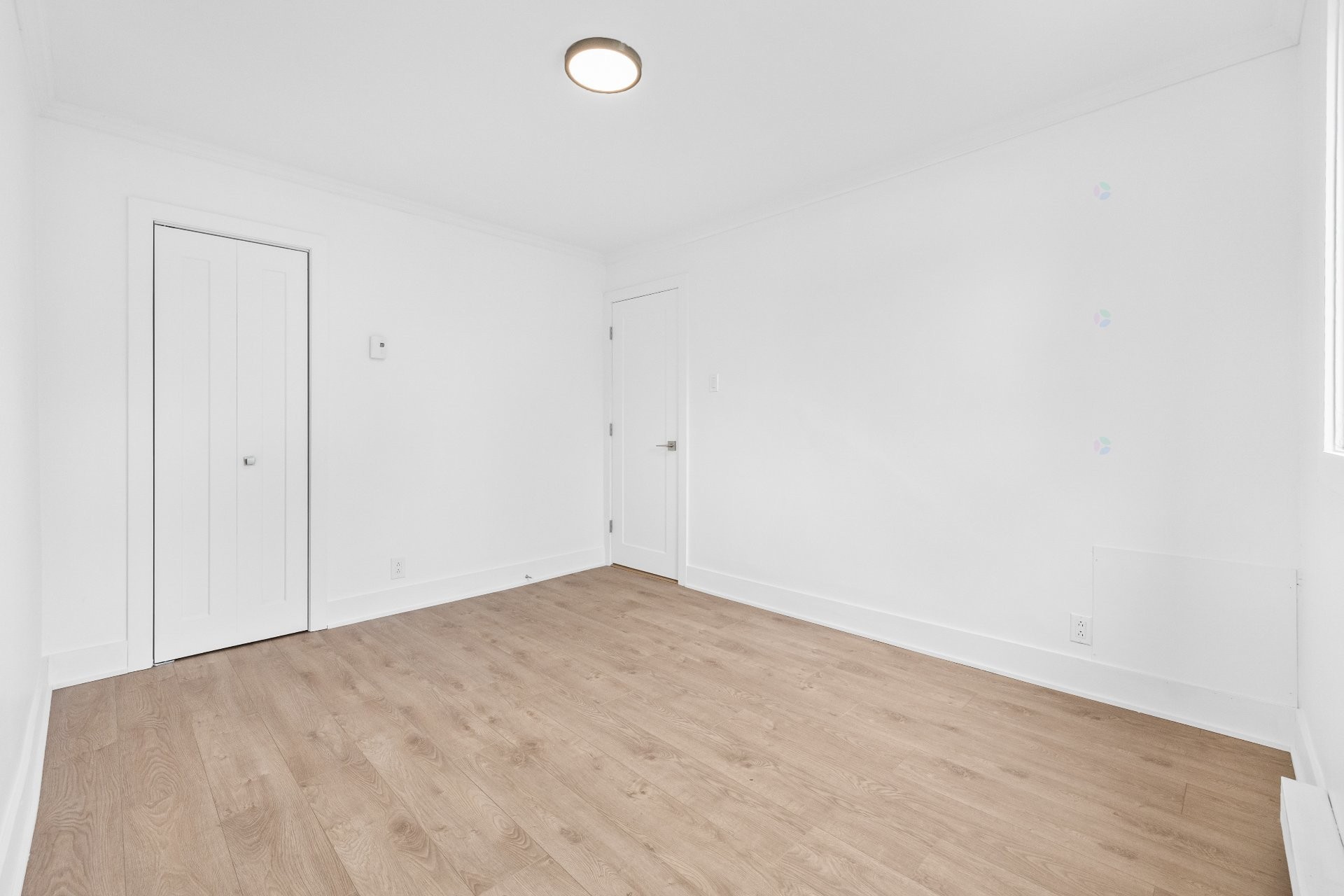 









19


Rue Jubinville

, A,
Laval (Pont-Viau),




QC
H7G3C8

