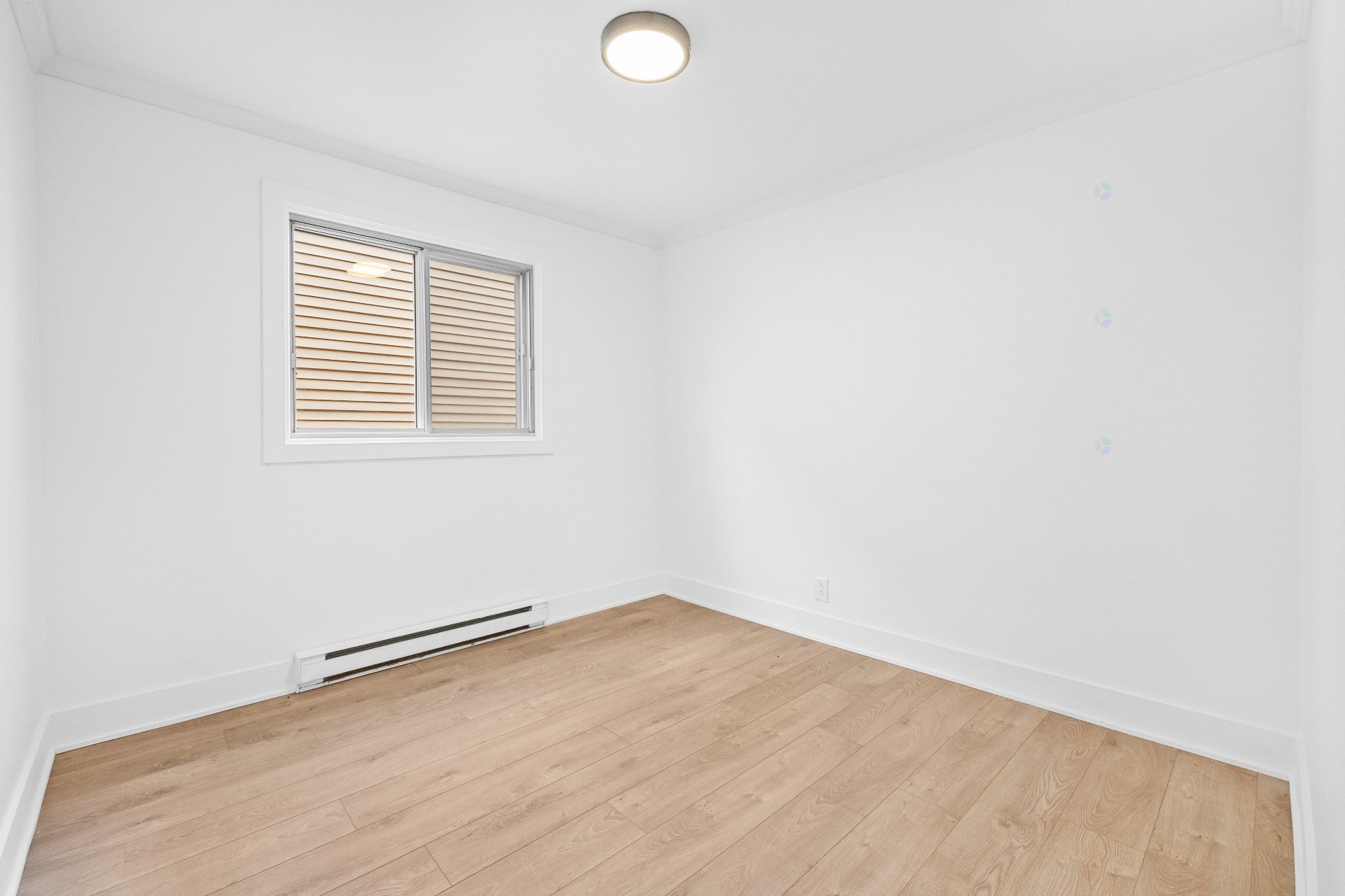 









19


Rue Jubinville

, A,
Laval (Pont-Viau),




QC
H7G3C8

