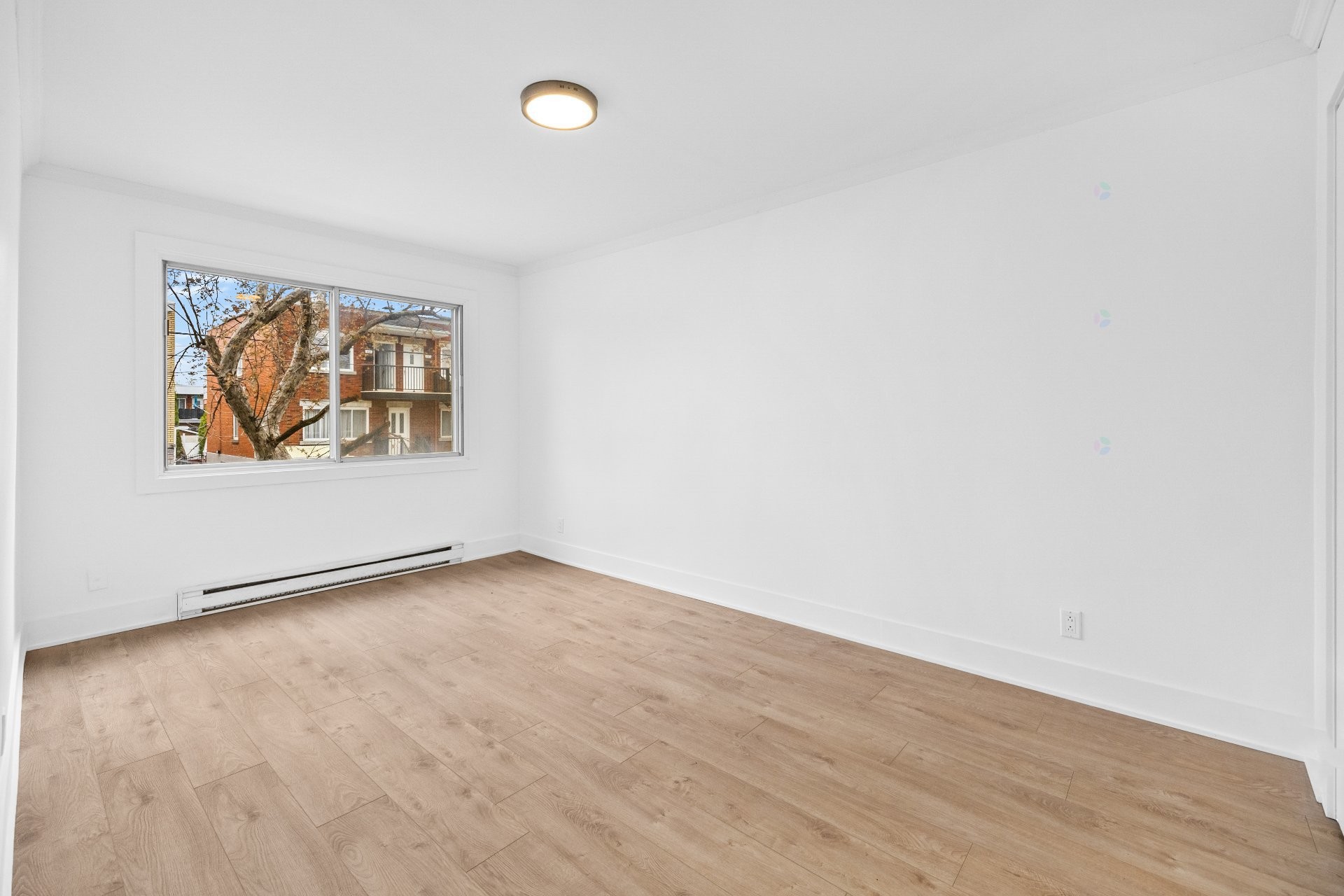 









19


Rue Jubinville

, A,
Laval (Pont-Viau),




QC
H7G3C8

