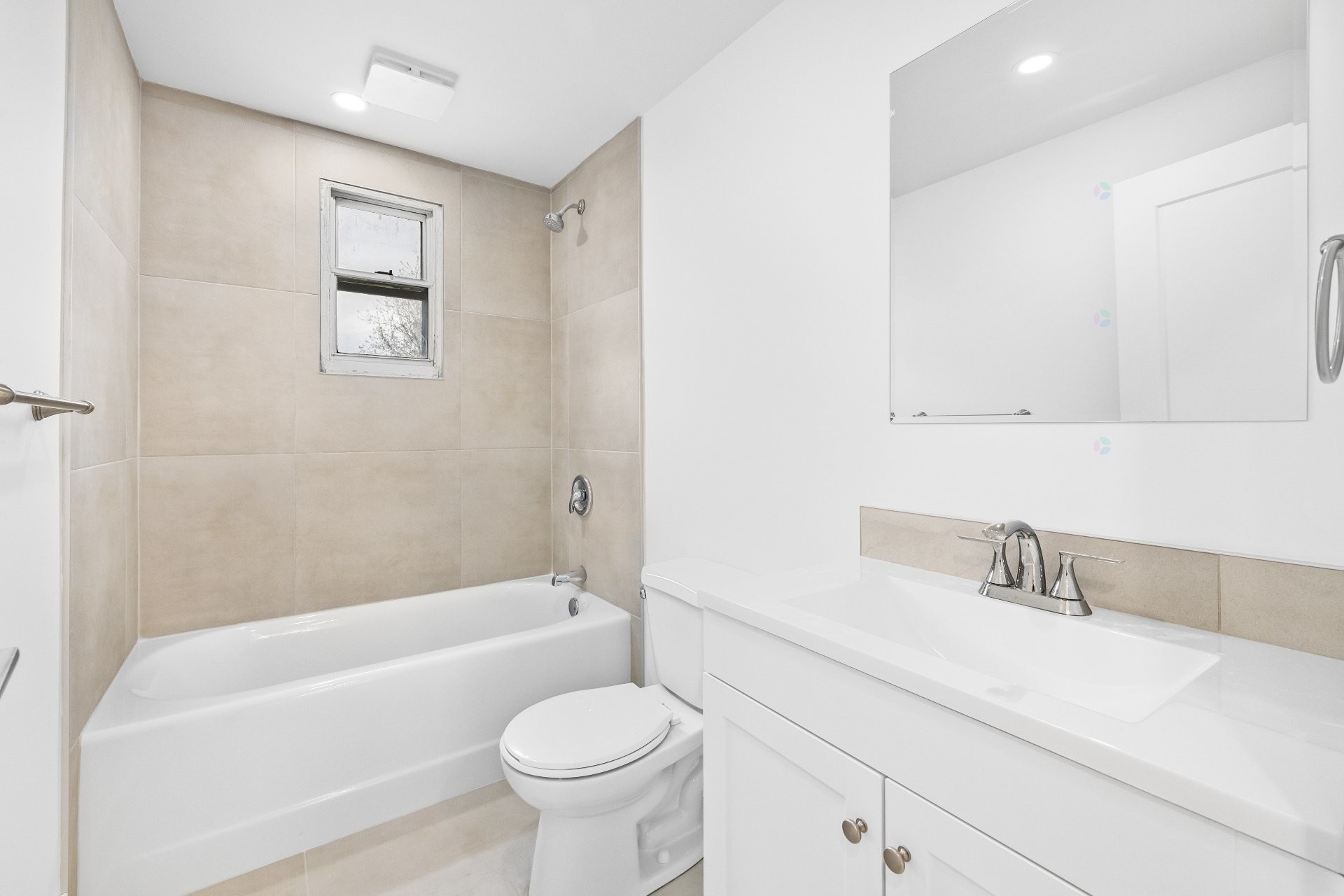 









19


Rue Jubinville

, A,
Laval (Pont-Viau),




QC
H7G3C8

