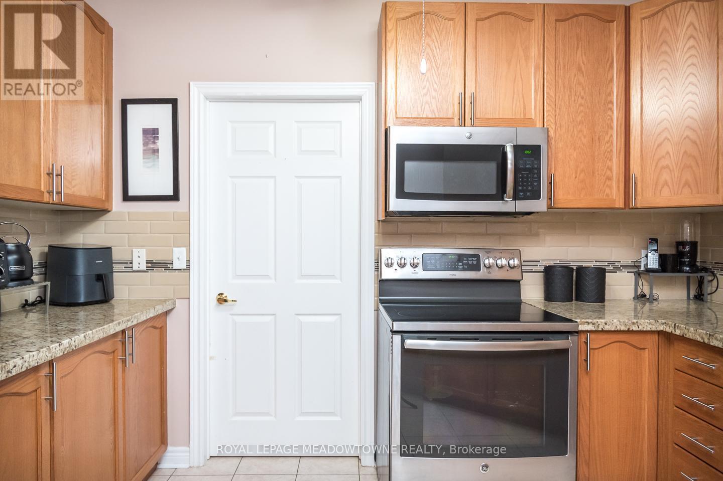 












408 - 443 CENTENNIAL FOREST DRIVE

,
Milton,




Ontario
L9T6A1


