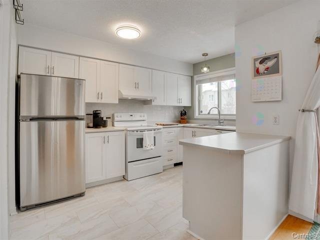 









209Z


Rue Madaire

,
Gatineau (Aylmer),




QC
J9H1R1

