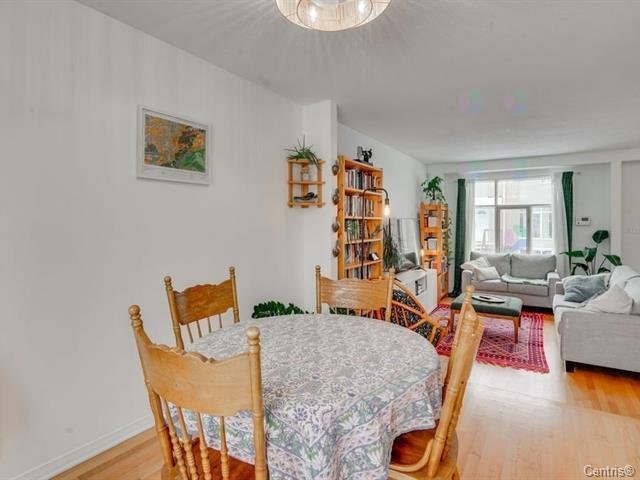 









209Z


Rue Madaire

,
Gatineau (Aylmer),




QC
J9H1R1

