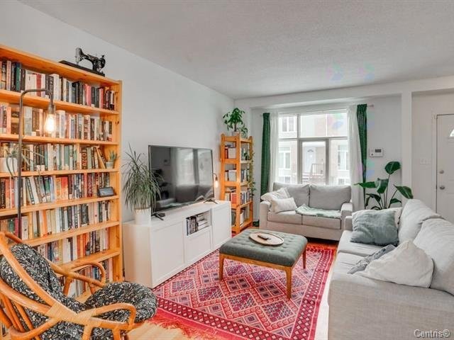 









209Z


Rue Madaire

,
Gatineau (Aylmer),




QC
J9H1R1

