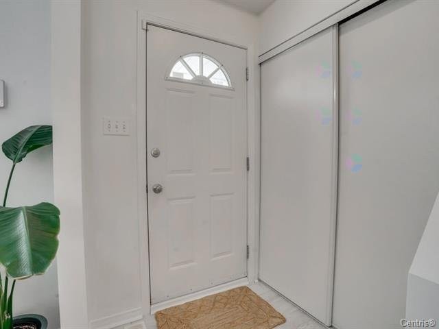 









209Z


Rue Madaire

,
Gatineau (Aylmer),




QC
J9H1R1

