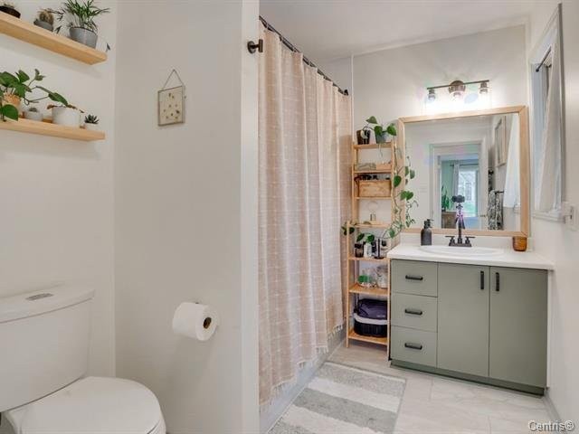 









209Z


Rue Madaire

,
Gatineau (Aylmer),




QC
J9H1R1

