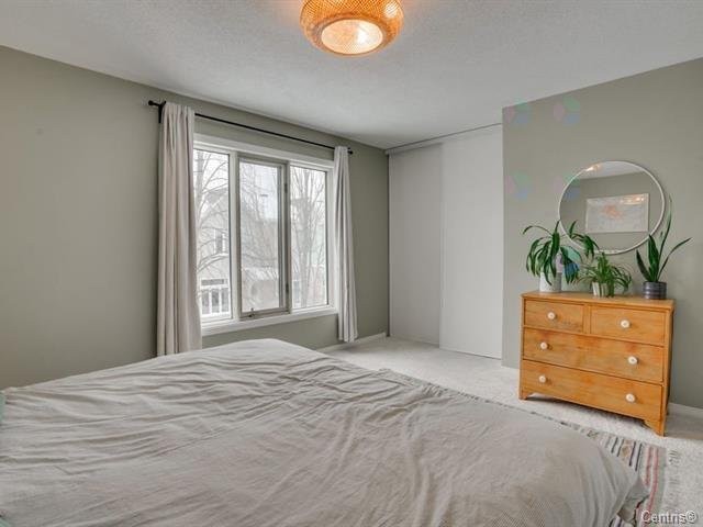 









209Z


Rue Madaire

,
Gatineau (Aylmer),




QC
J9H1R1


