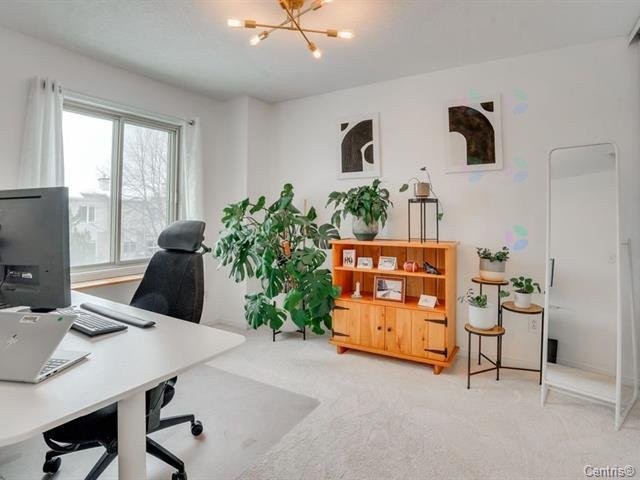 









209Z


Rue Madaire

,
Gatineau (Aylmer),




QC
J9H1R1

