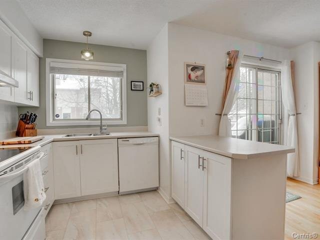 









209Z


Rue Madaire

,
Gatineau (Aylmer),




QC
J9H1R1

