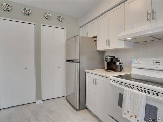 









209Z


Rue Madaire

,
Gatineau (Aylmer),




QC
J9H1R1

