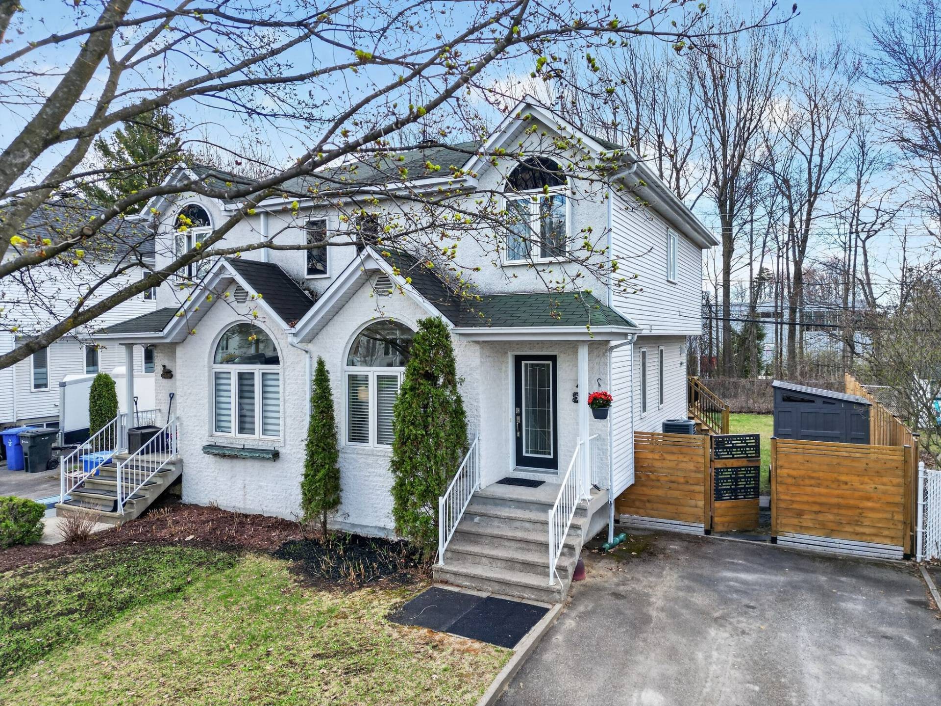 









550


Rue Ernest-Bourque

,
Blainville,




QC
J7C5G7


