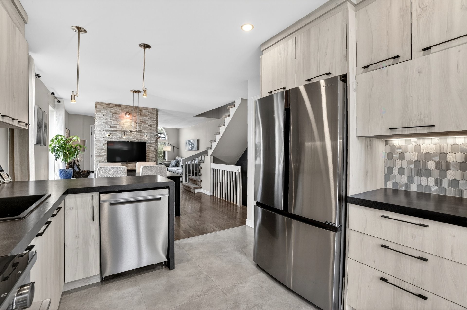 









550


Rue Ernest-Bourque

,
Blainville,




QC
J7C5G7

