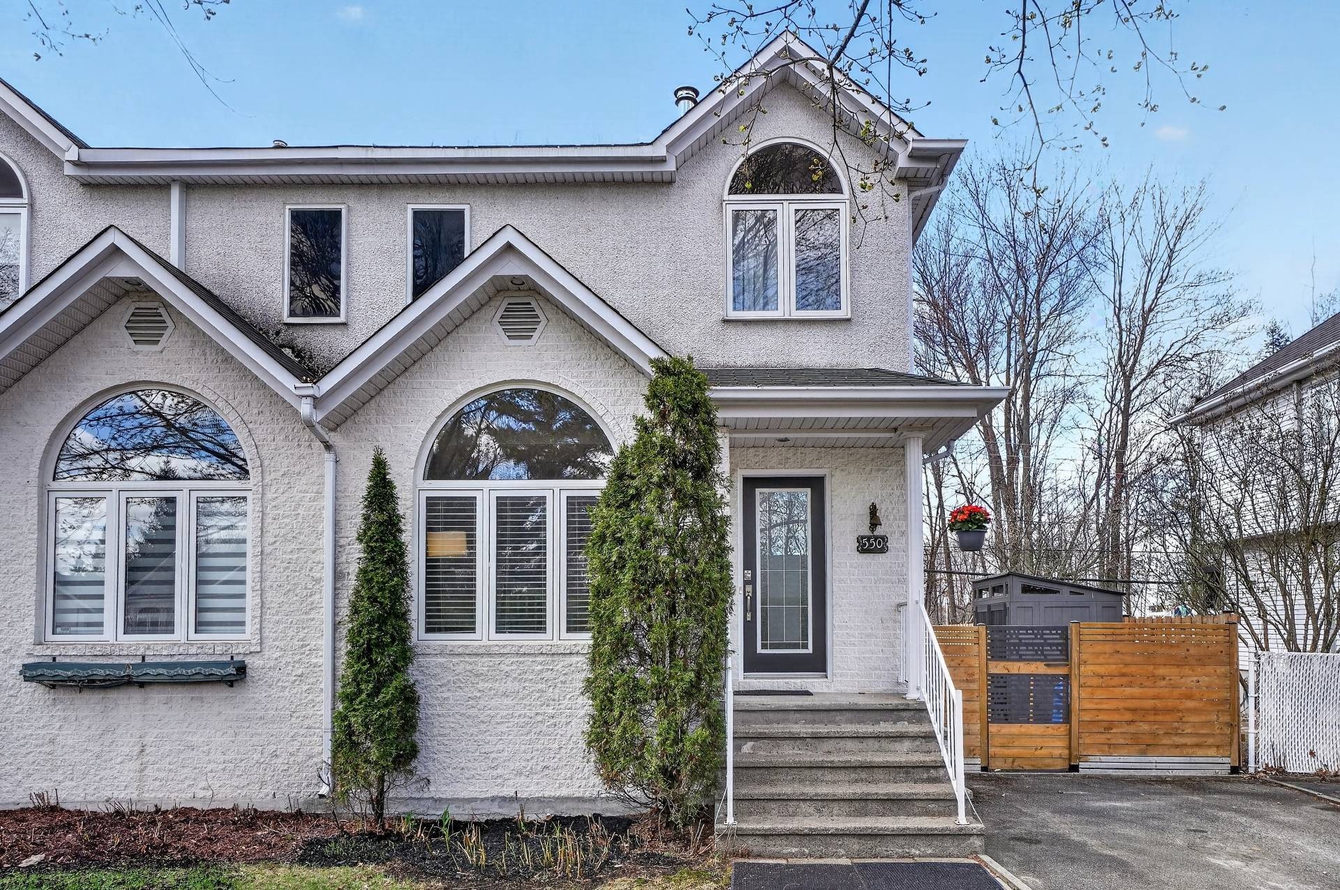 









550


Rue Ernest-Bourque

,
Blainville,




QC
J7C5G7

