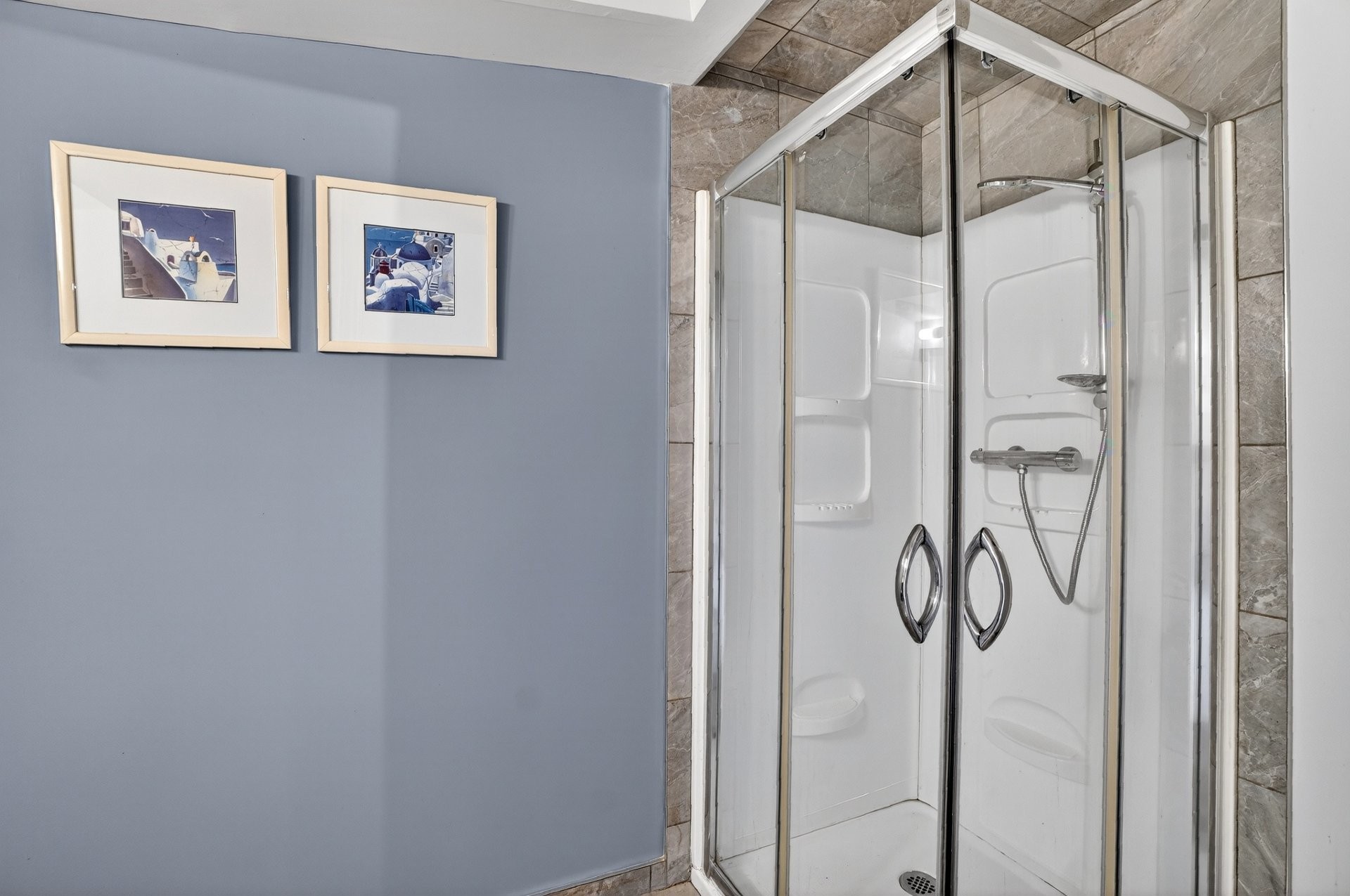 









550


Rue Ernest-Bourque

,
Blainville,




QC
J7C5G7

