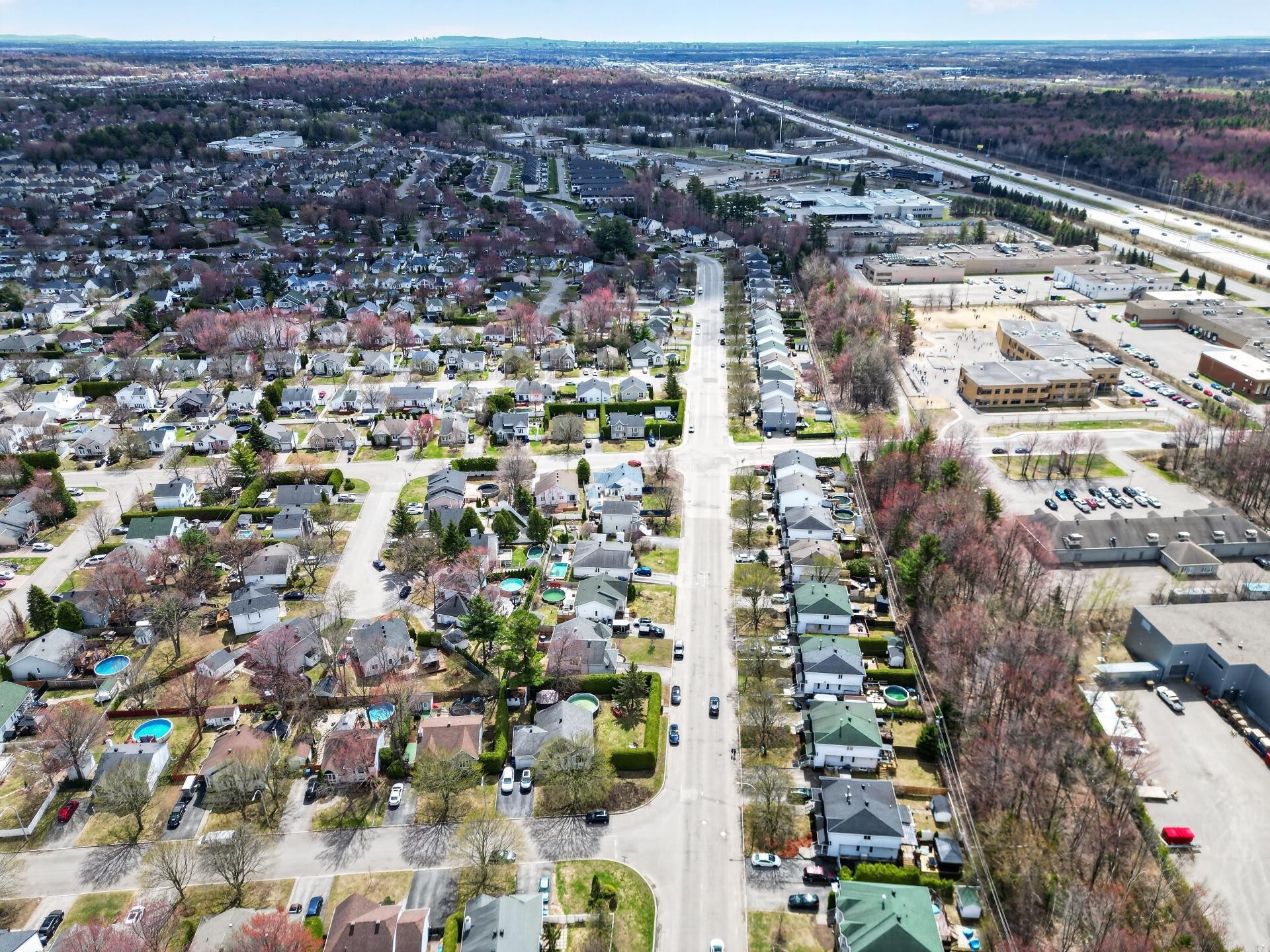 









550


Rue Ernest-Bourque

,
Blainville,




QC
J7C5G7

