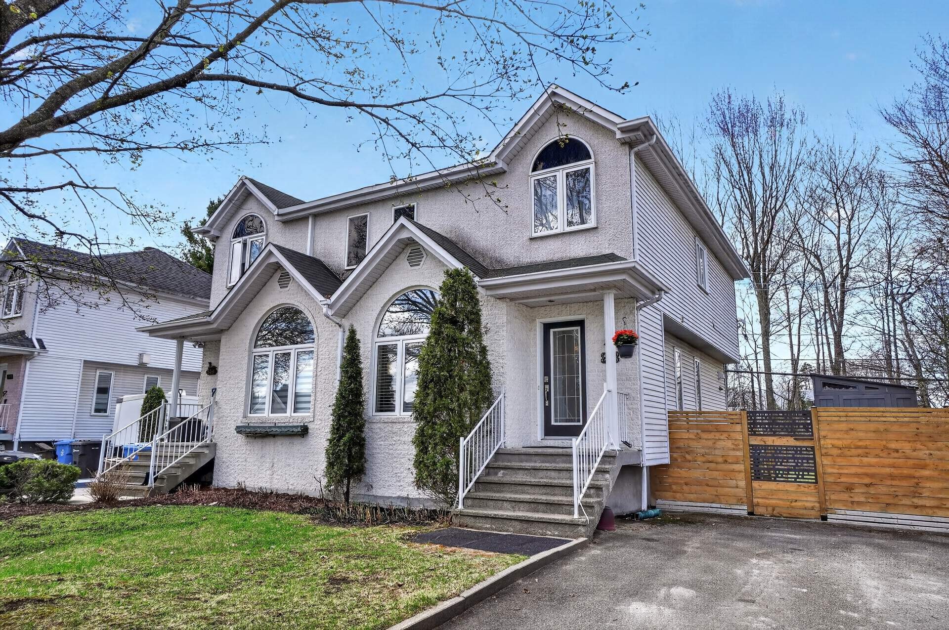 









550


Rue Ernest-Bourque

,
Blainville,




QC
J7C5G7


