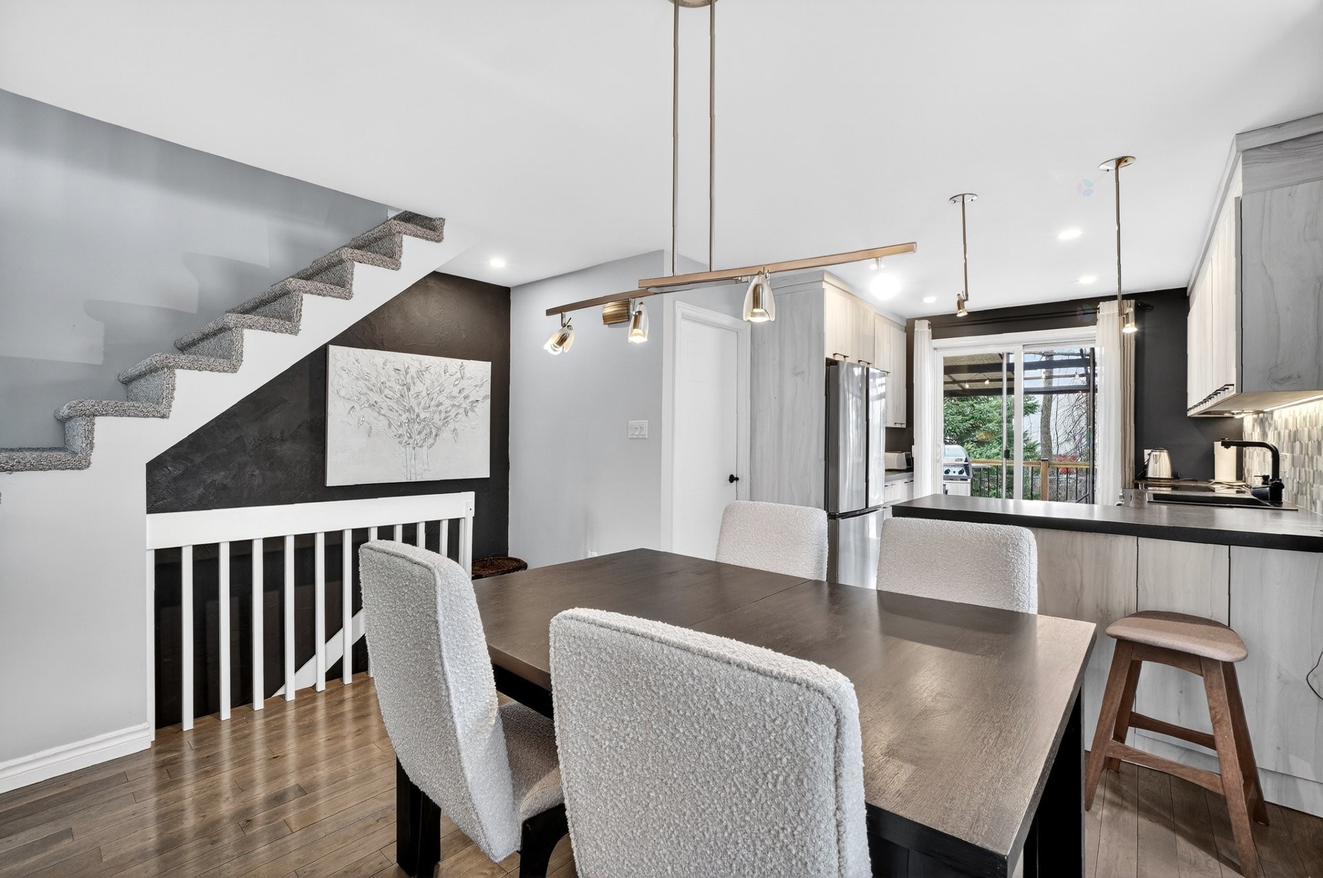 









550


Rue Ernest-Bourque

,
Blainville,




QC
J7C5G7

