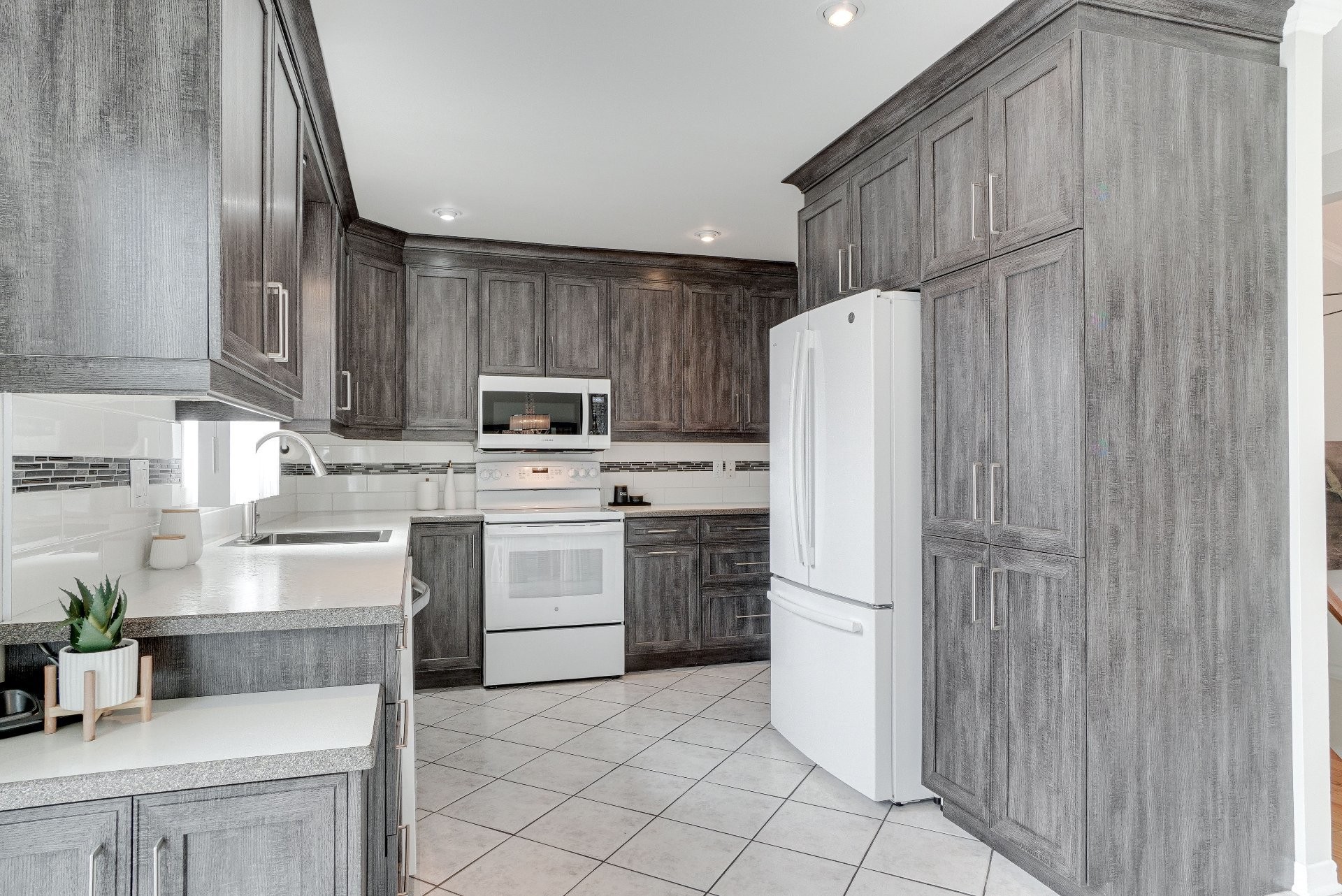 









642


Rue Monsabré

,
Repentigny (Repentigny),




QC
J6A6M8

