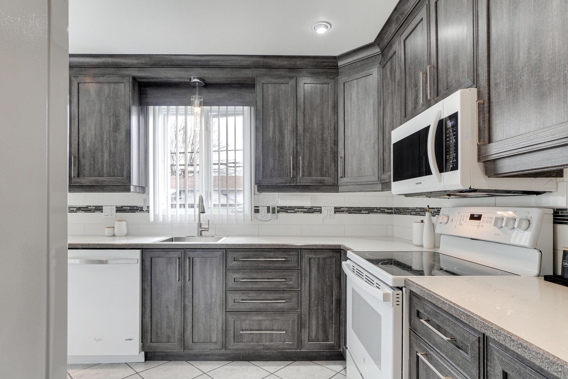 









642


Rue Monsabré

,
Repentigny (Repentigny),




QC
J6A6M8

