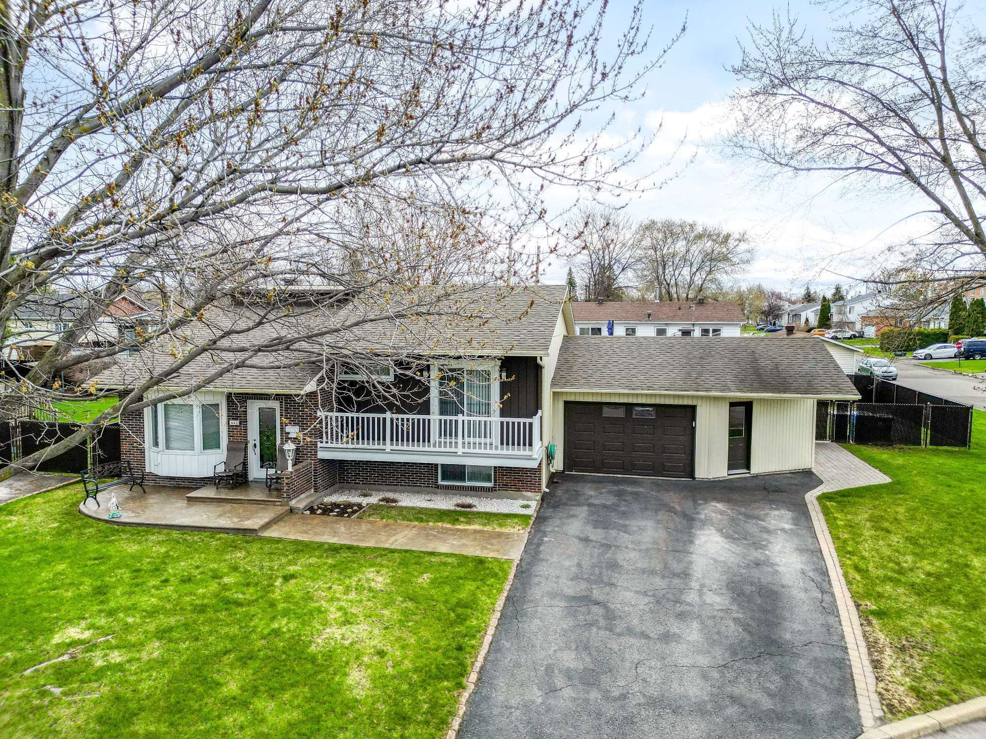 









642


Rue Monsabré

,
Repentigny (Repentigny),




QC
J6A6M8

