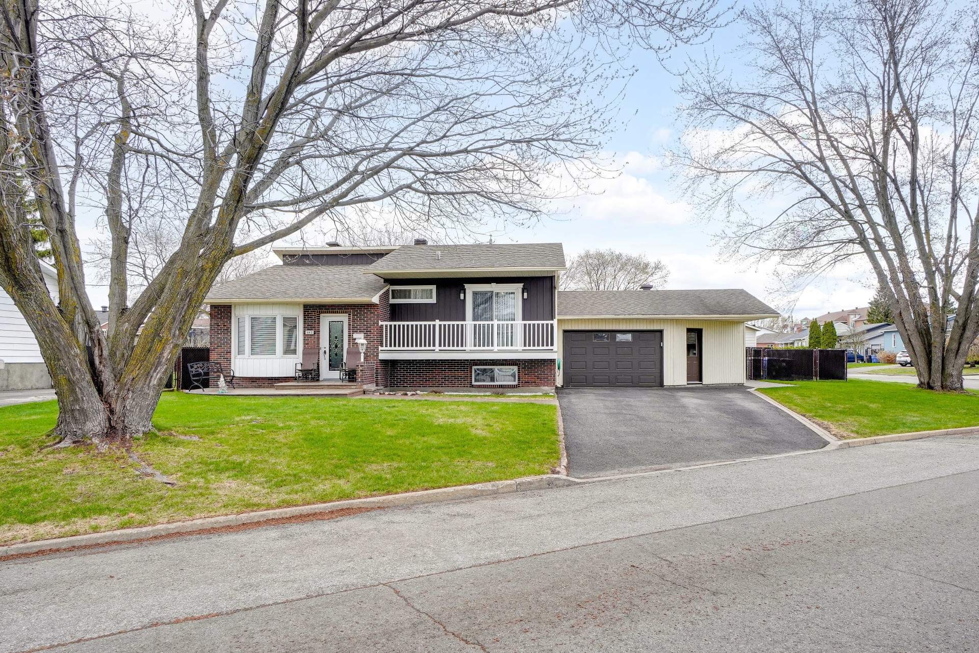 









642


Rue Monsabré

,
Repentigny (Repentigny),




QC
J6A6M8

