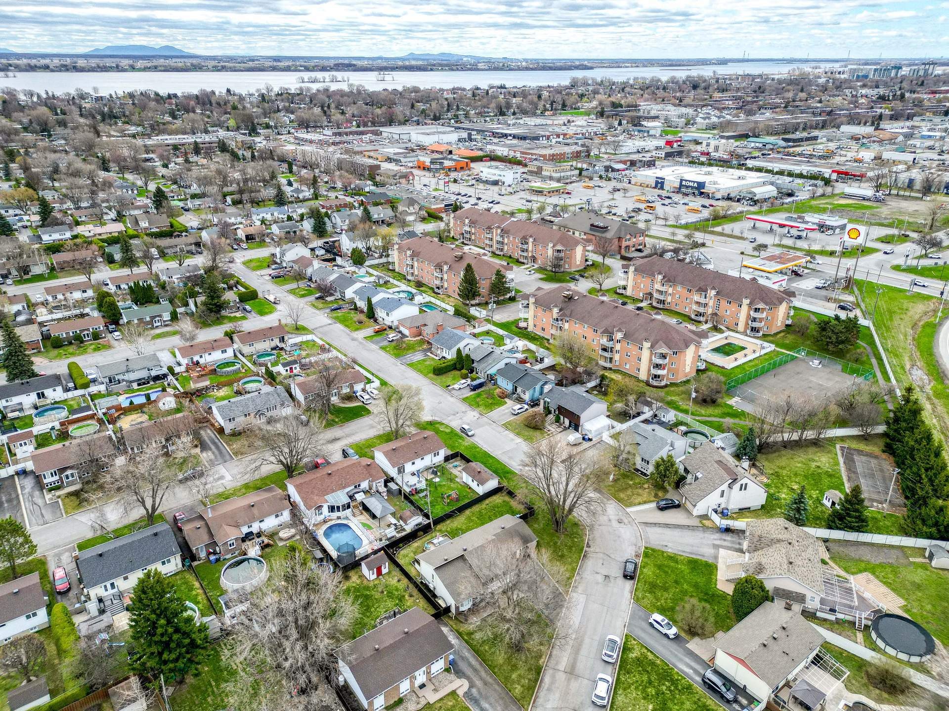 









642


Rue Monsabré

,
Repentigny (Repentigny),




QC
J6A6M8


