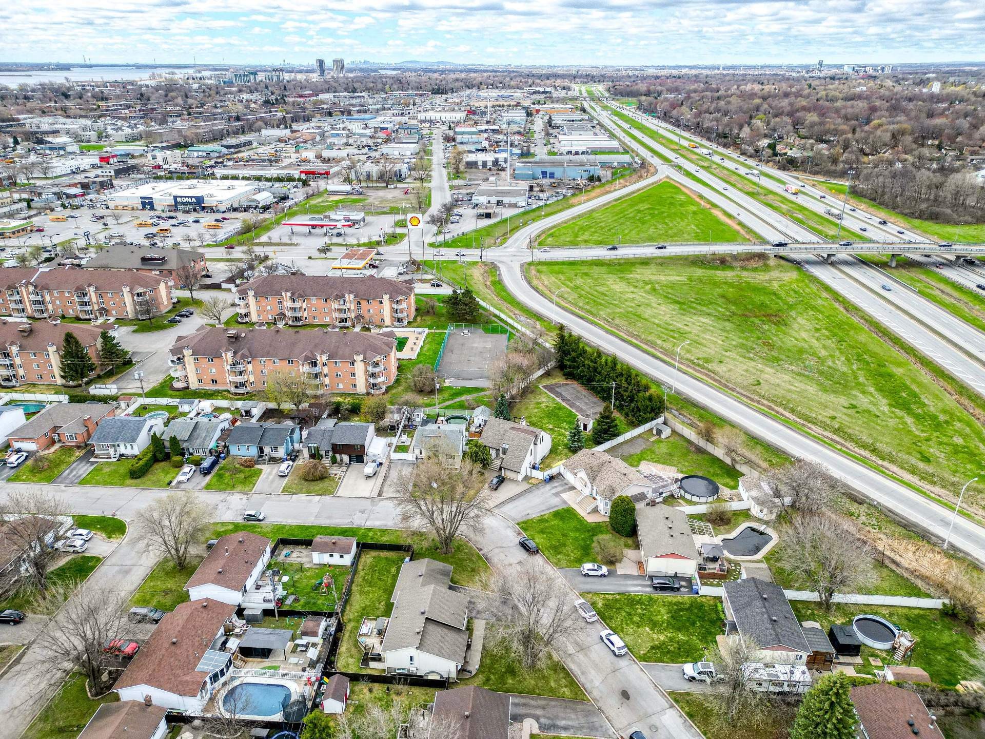









642


Rue Monsabré

,
Repentigny (Repentigny),




QC
J6A6M8

