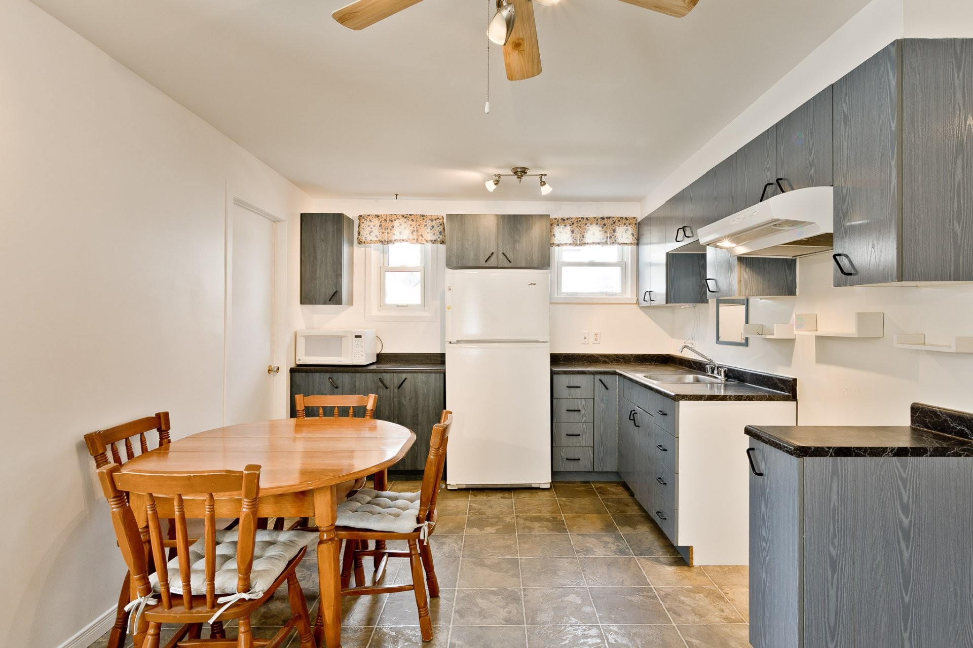 









276


Rue de l'Assomption

,
Sherbrooke (Fleurimont),




QC
J1E2L6

