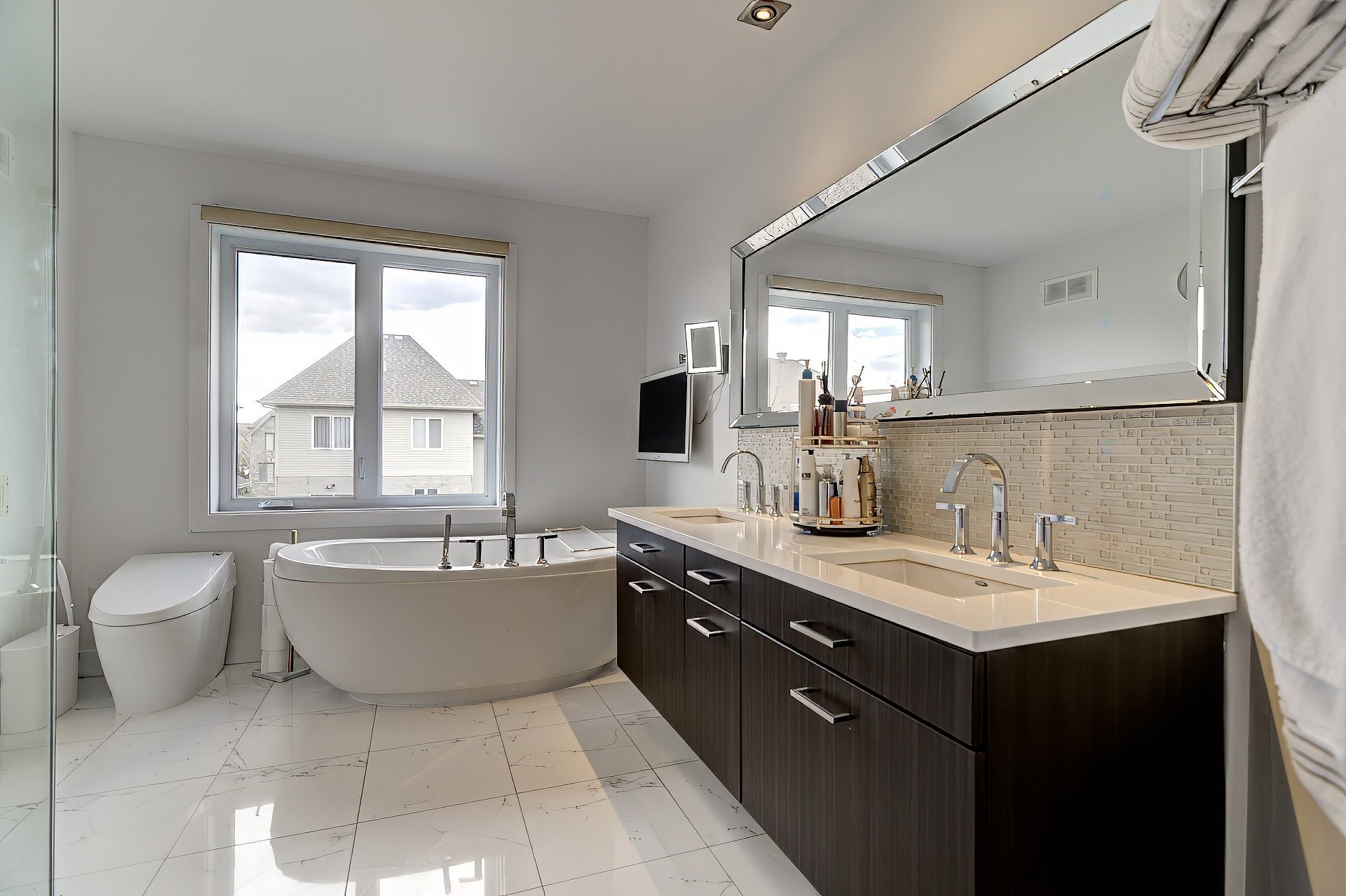 









5950


Rue Castello

,
Brossard,




QC
J4Z0J3

