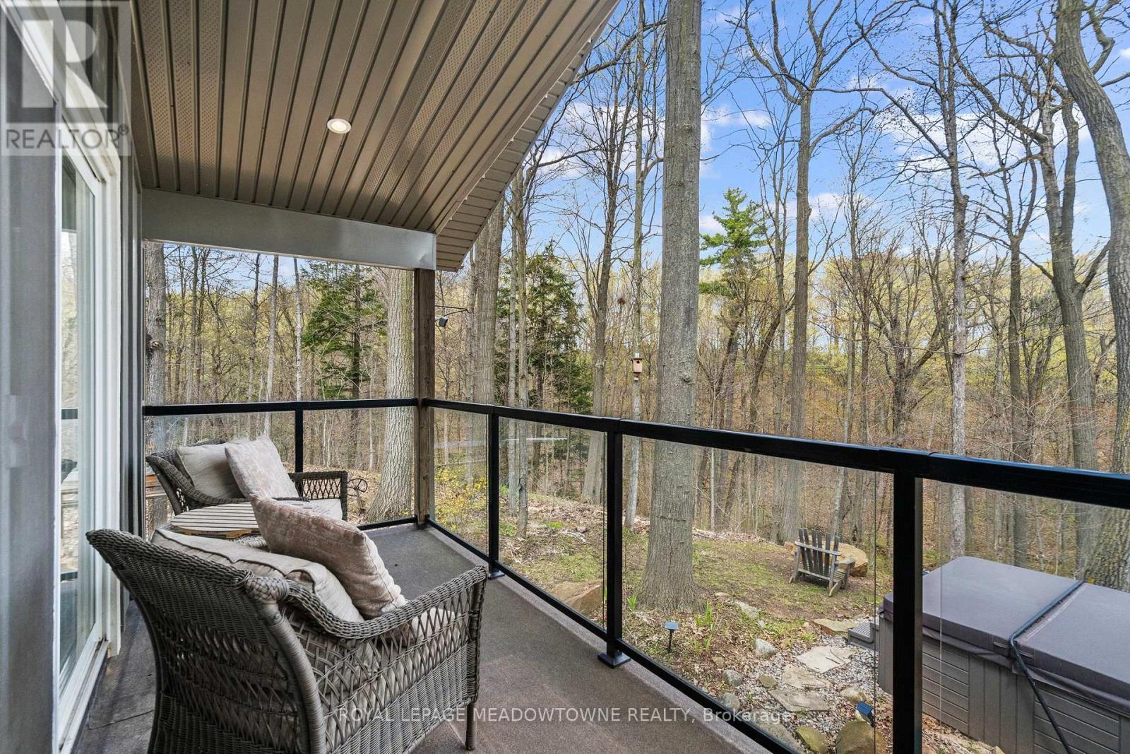












10621 THIRD LINE

,
Halton Hills,




Ontario
L9T2X9

