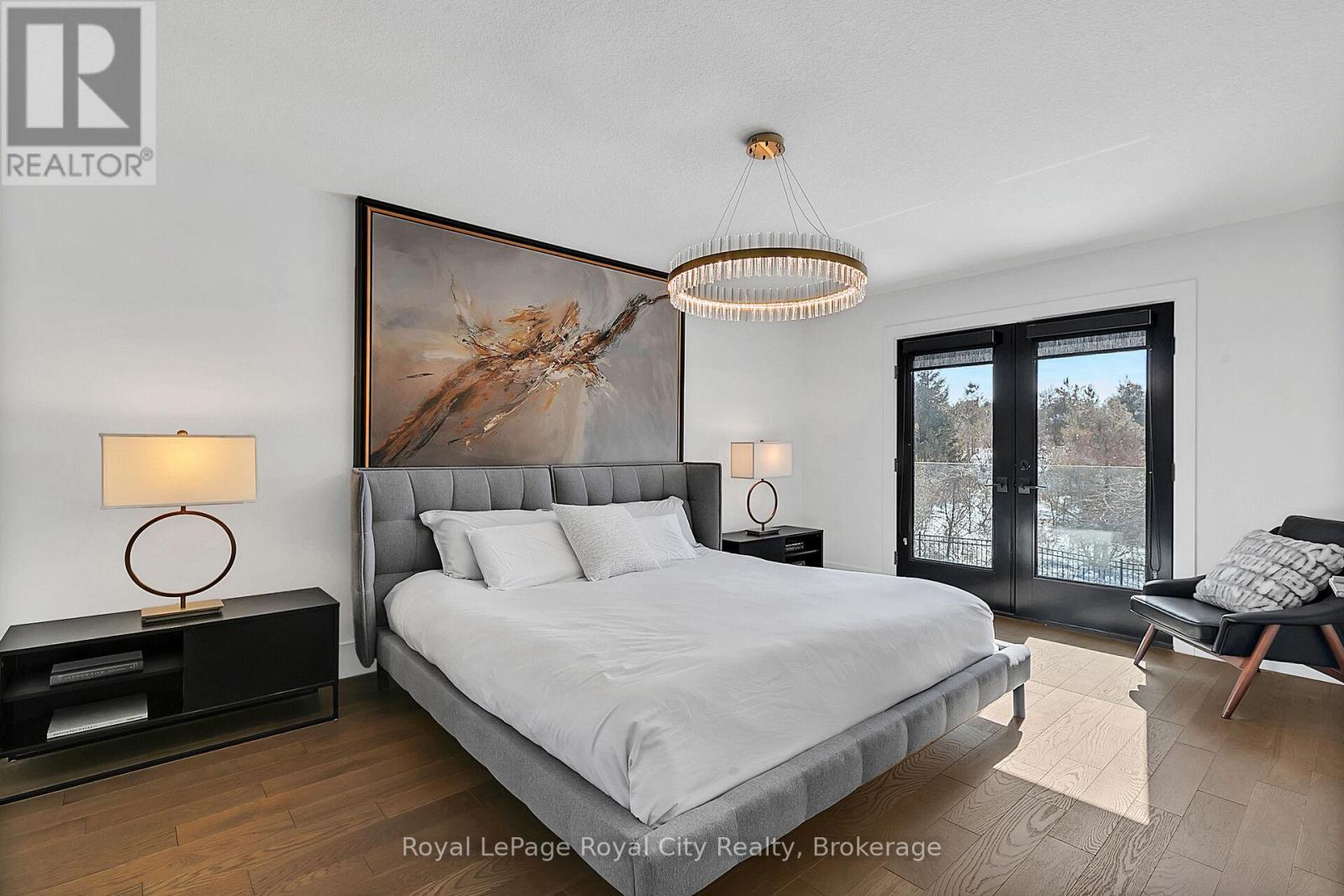 












303 GOSLING GARDENS

,
Guelph (Clairfields/Hanlon Business Park),




Ontario
N1L0M1

