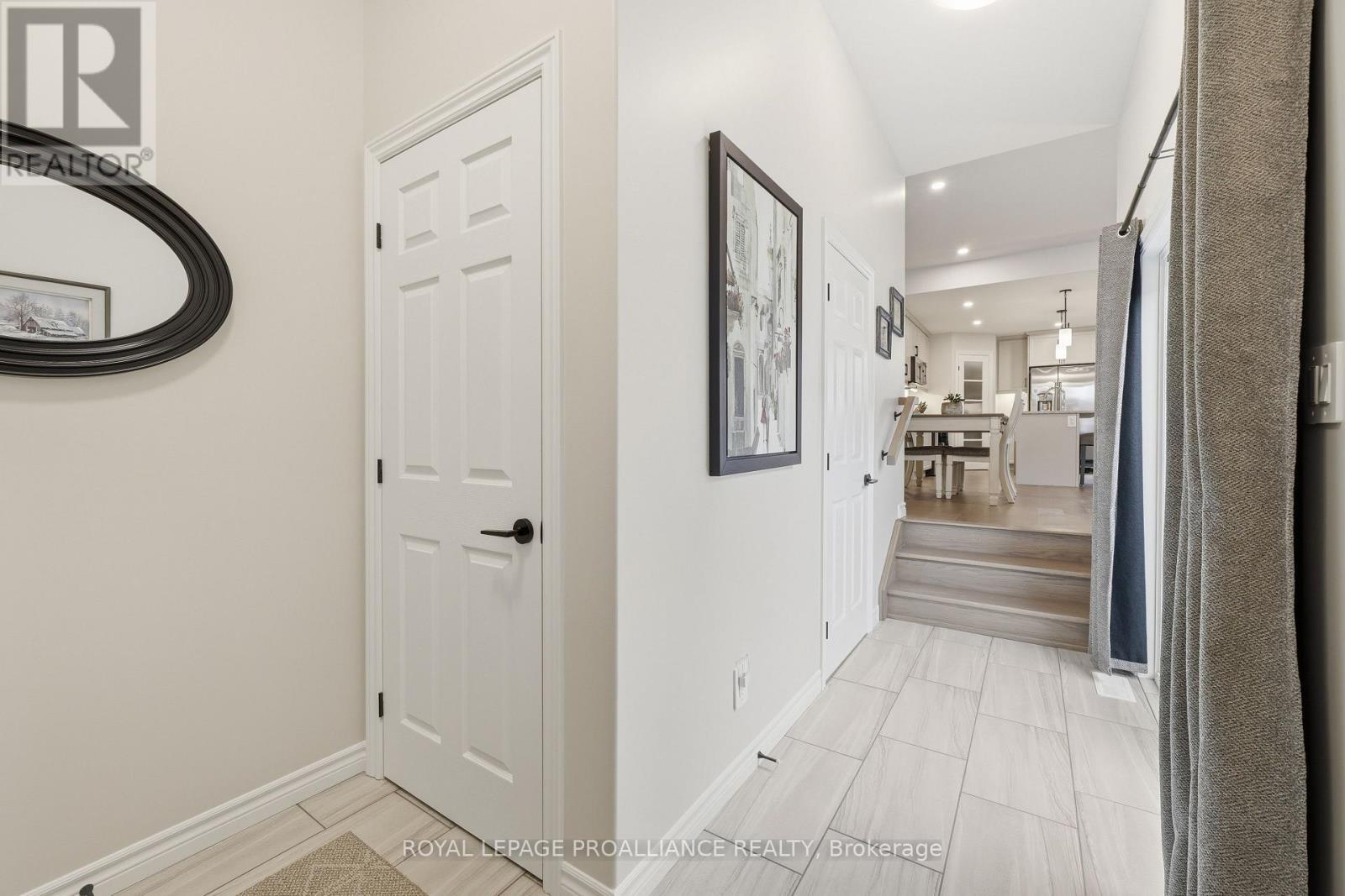












24 RIVERSTONE WAY

,
Belleville (Thurlow Ward),




Ontario
K8N0S6

