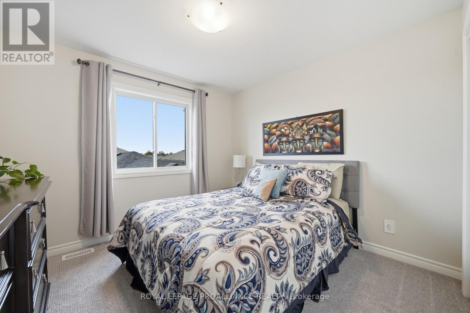 












24 RIVERSTONE WAY

,
Belleville (Thurlow Ward),




Ontario
K8N0S6

