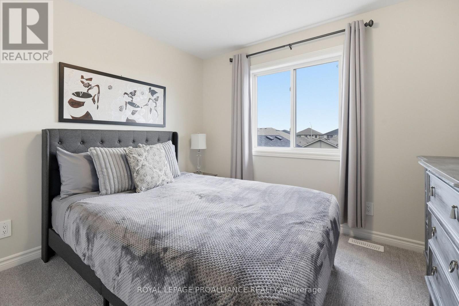 












24 RIVERSTONE WAY

,
Belleville (Thurlow Ward),




Ontario
K8N0S6

