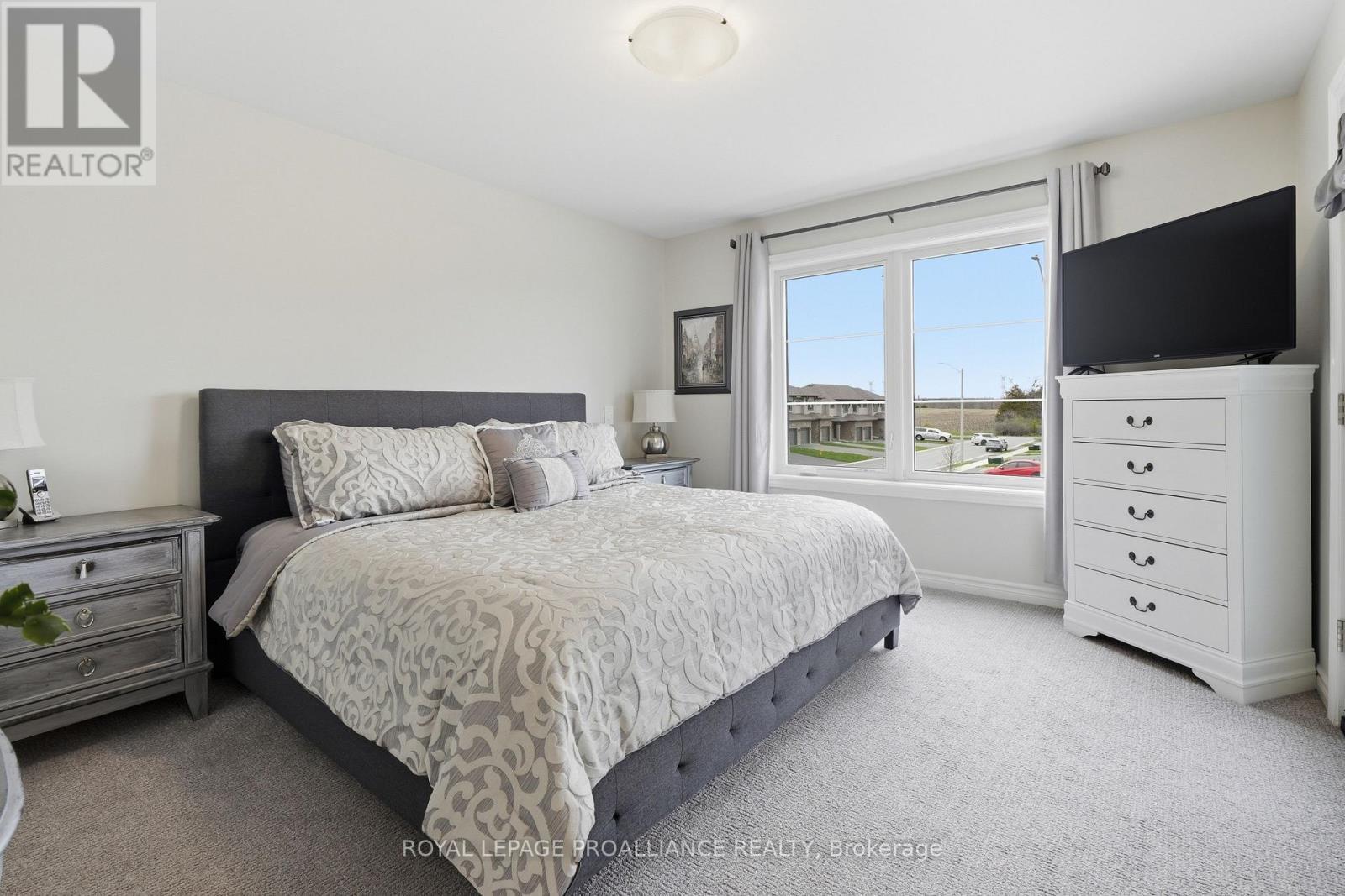 












24 RIVERSTONE WAY

,
Belleville (Thurlow Ward),




Ontario
K8N0S6

