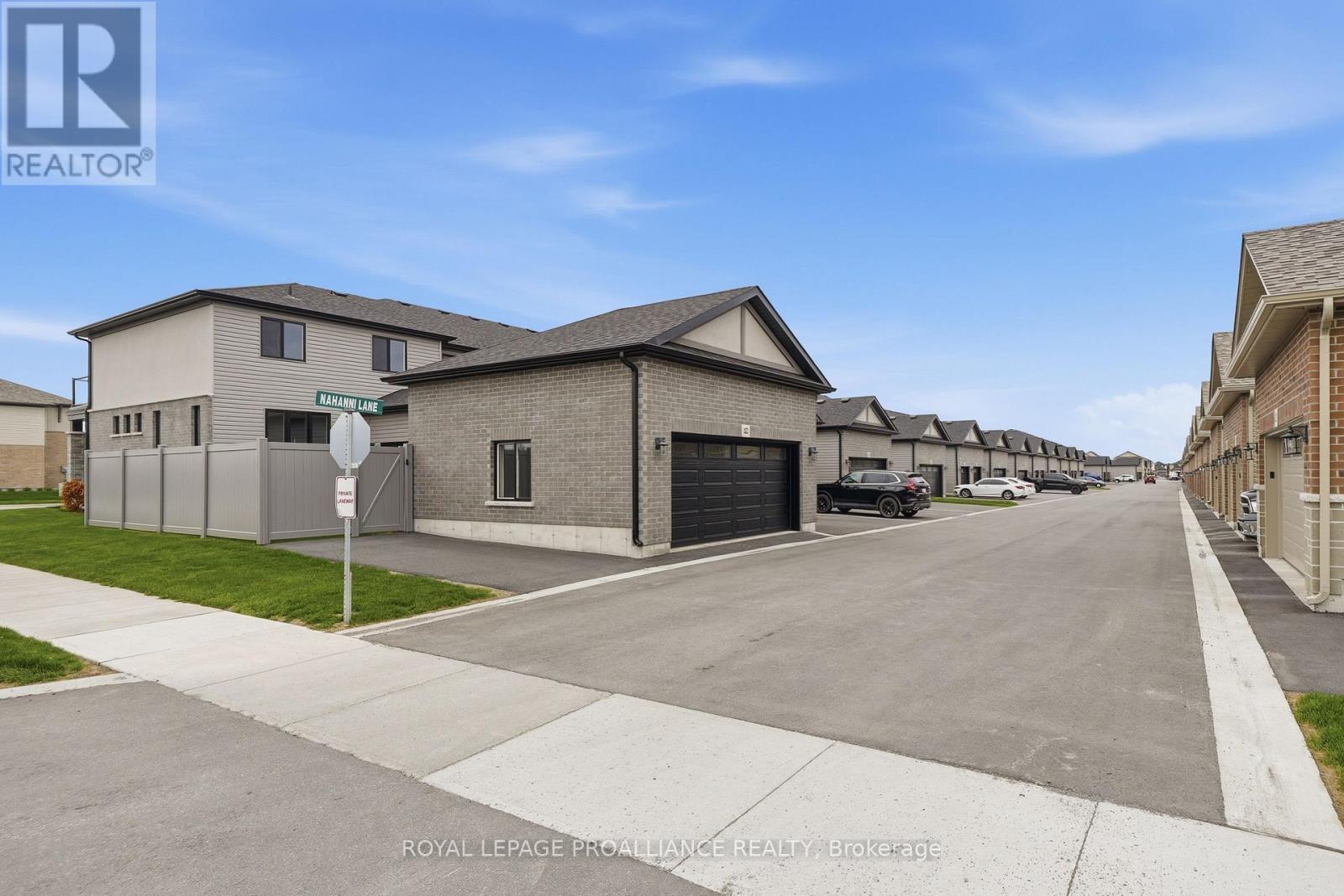 












24 RIVERSTONE WAY

,
Belleville (Thurlow Ward),




Ontario
K8N0S6

