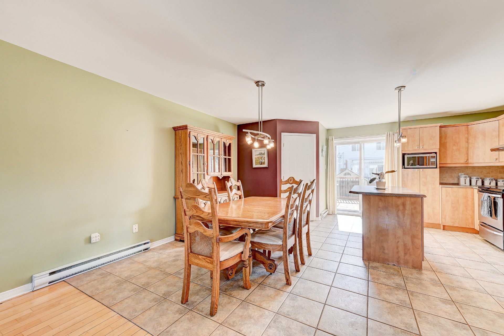 









795


Crois. La Bolduc

,
Sainte-Catherine,




QC
J5C1J4

