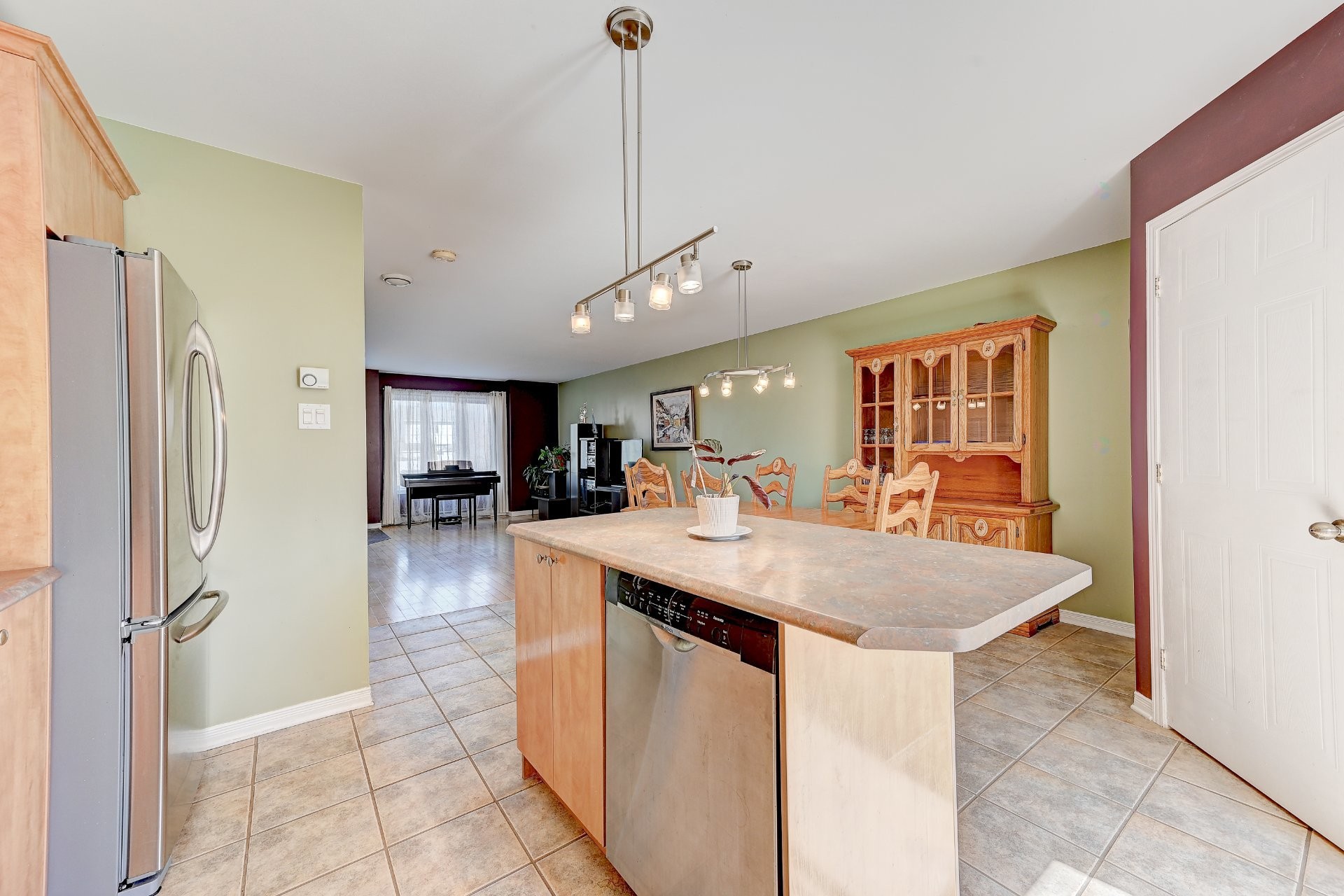 









795


Crois. La Bolduc

,
Sainte-Catherine,




QC
J5C1J4

