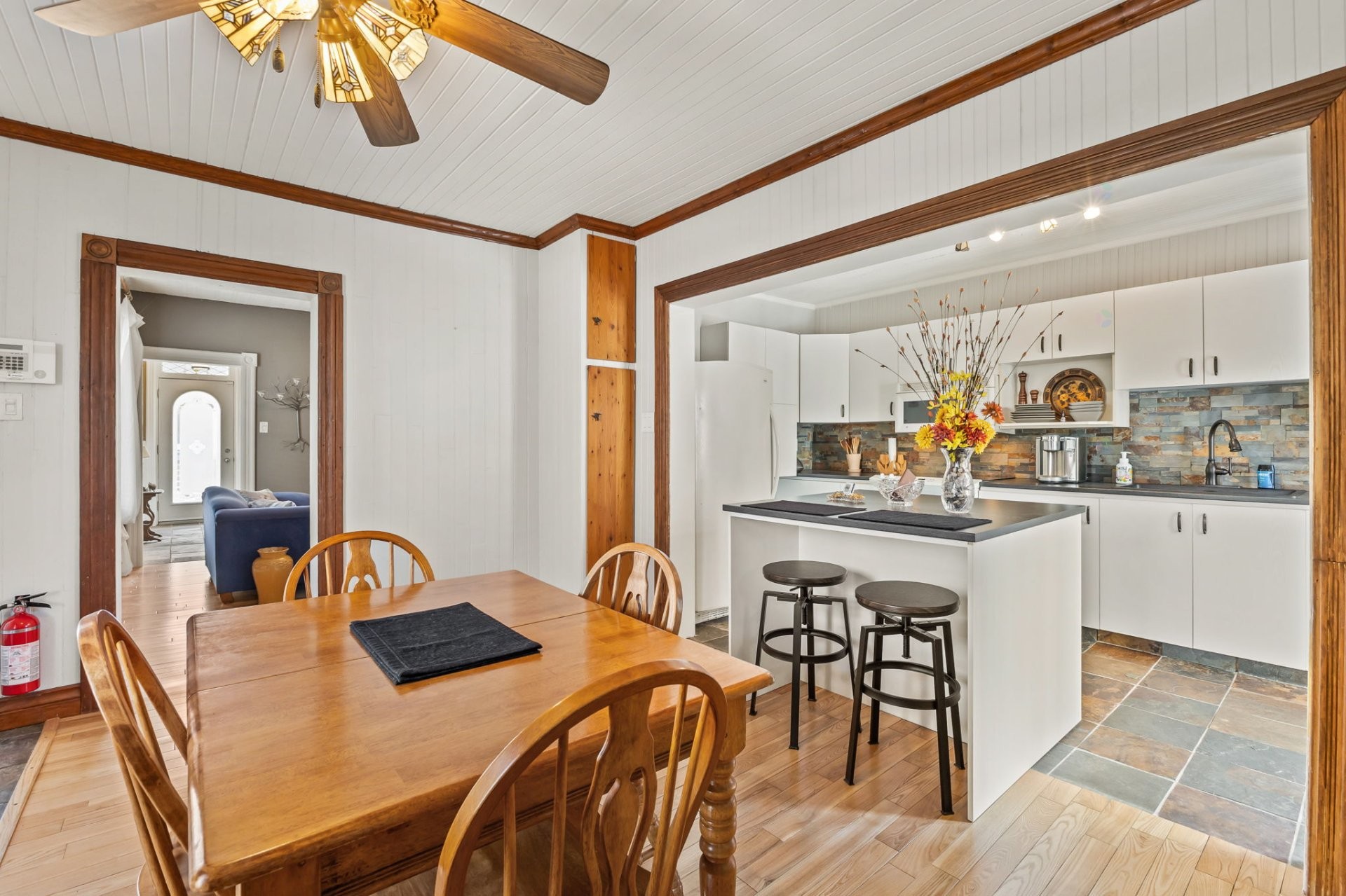 









267


Rue Champlain

,
Gatineau (Hull),




QC
J8X3R9

