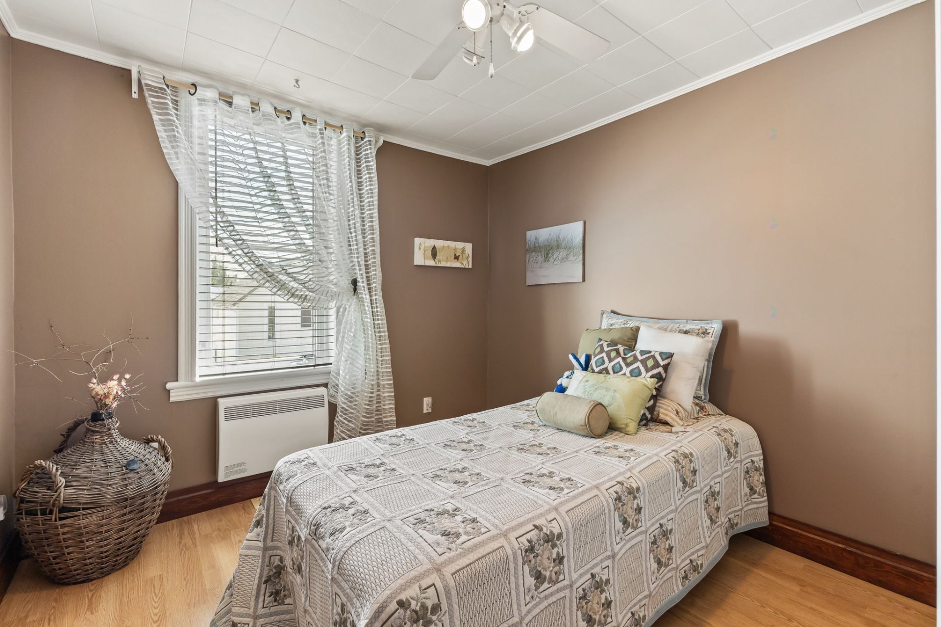 









267


Rue Champlain

,
Gatineau (Hull),




QC
J8X3R9

