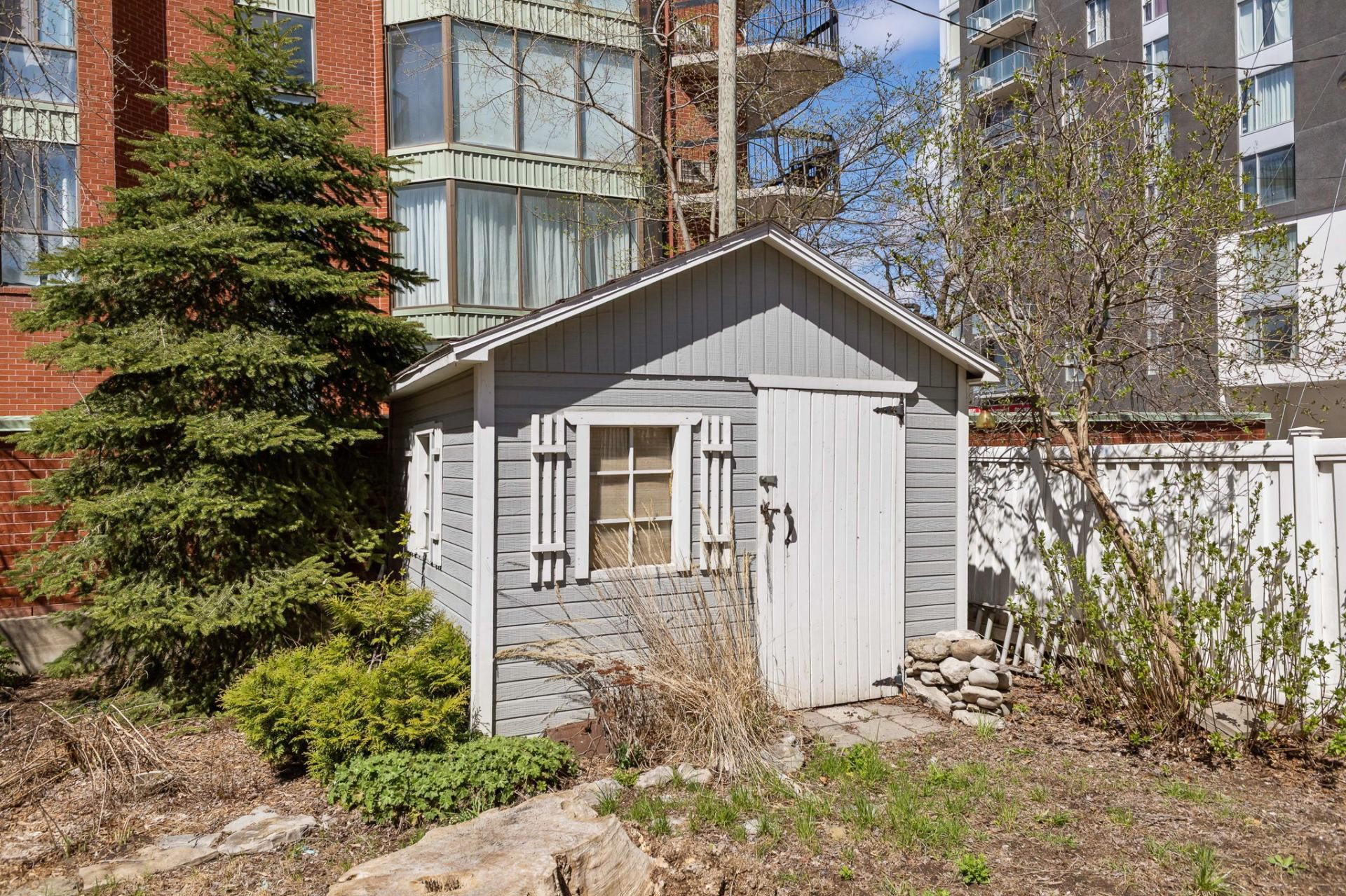 









267


Rue Champlain

,
Gatineau (Hull),




QC
J8X3R9

