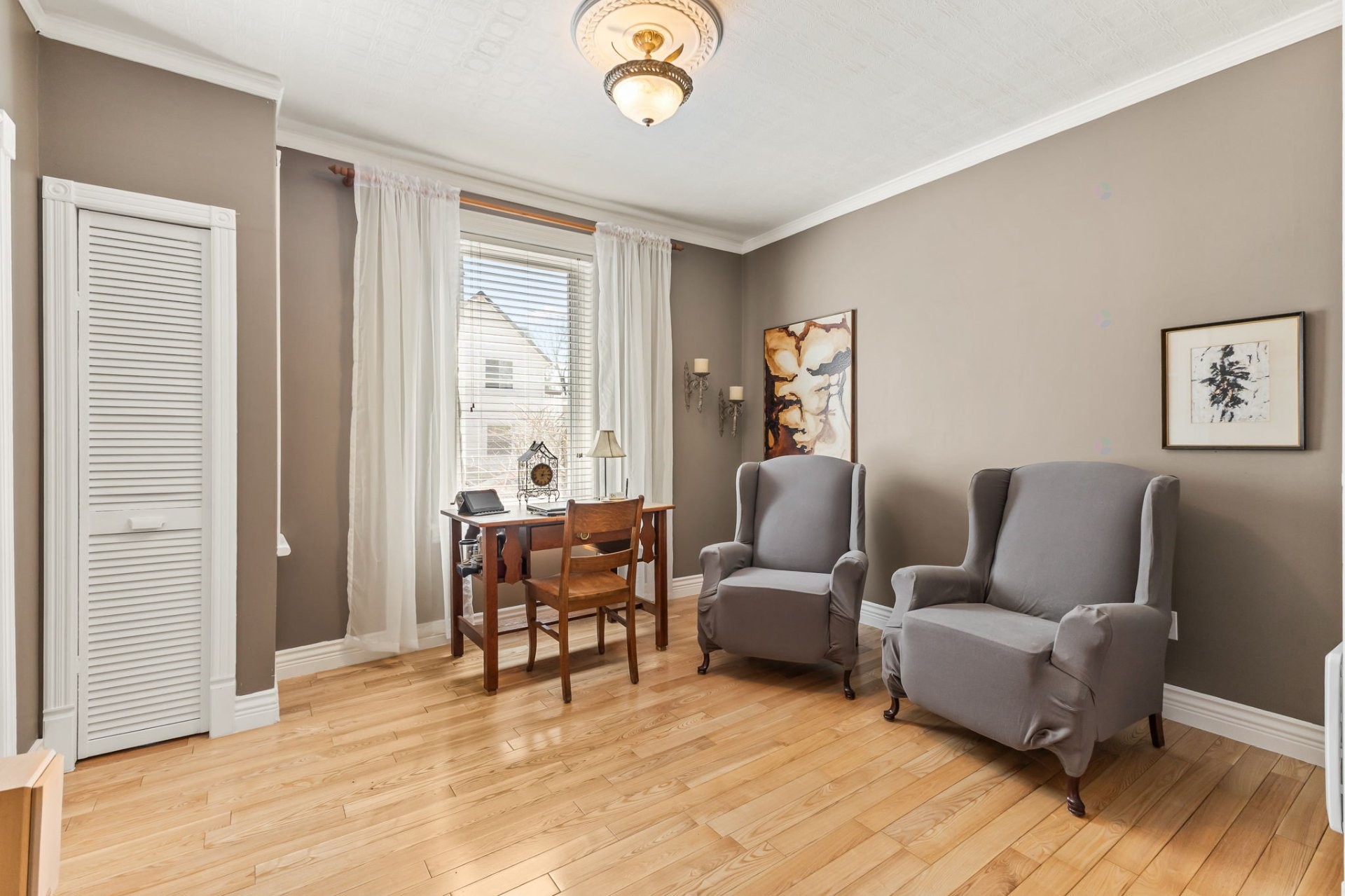 









267


Rue Champlain

,
Gatineau (Hull),




QC
J8X3R9

