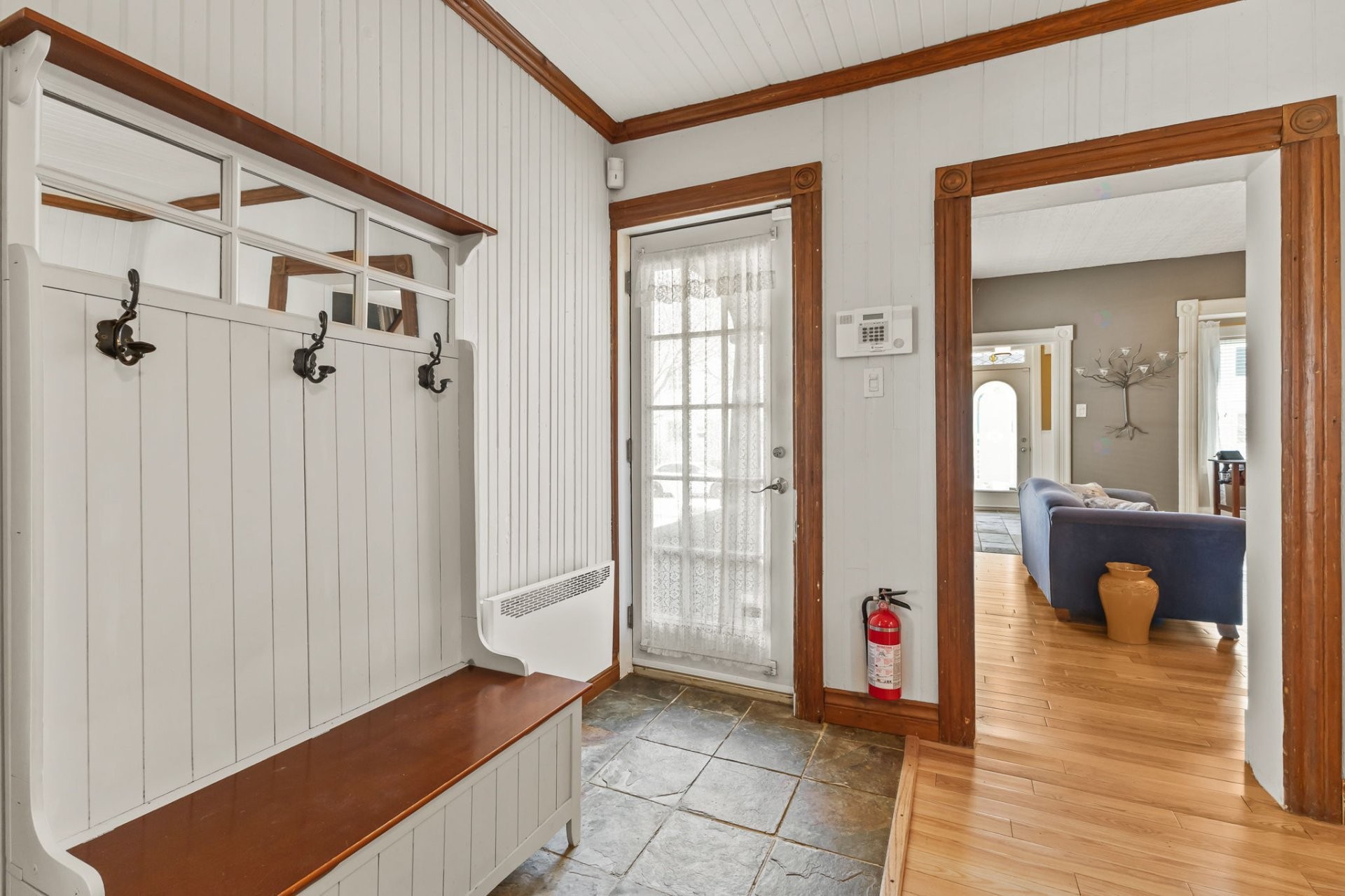 









267


Rue Champlain

,
Gatineau (Hull),




QC
J8X3R9

